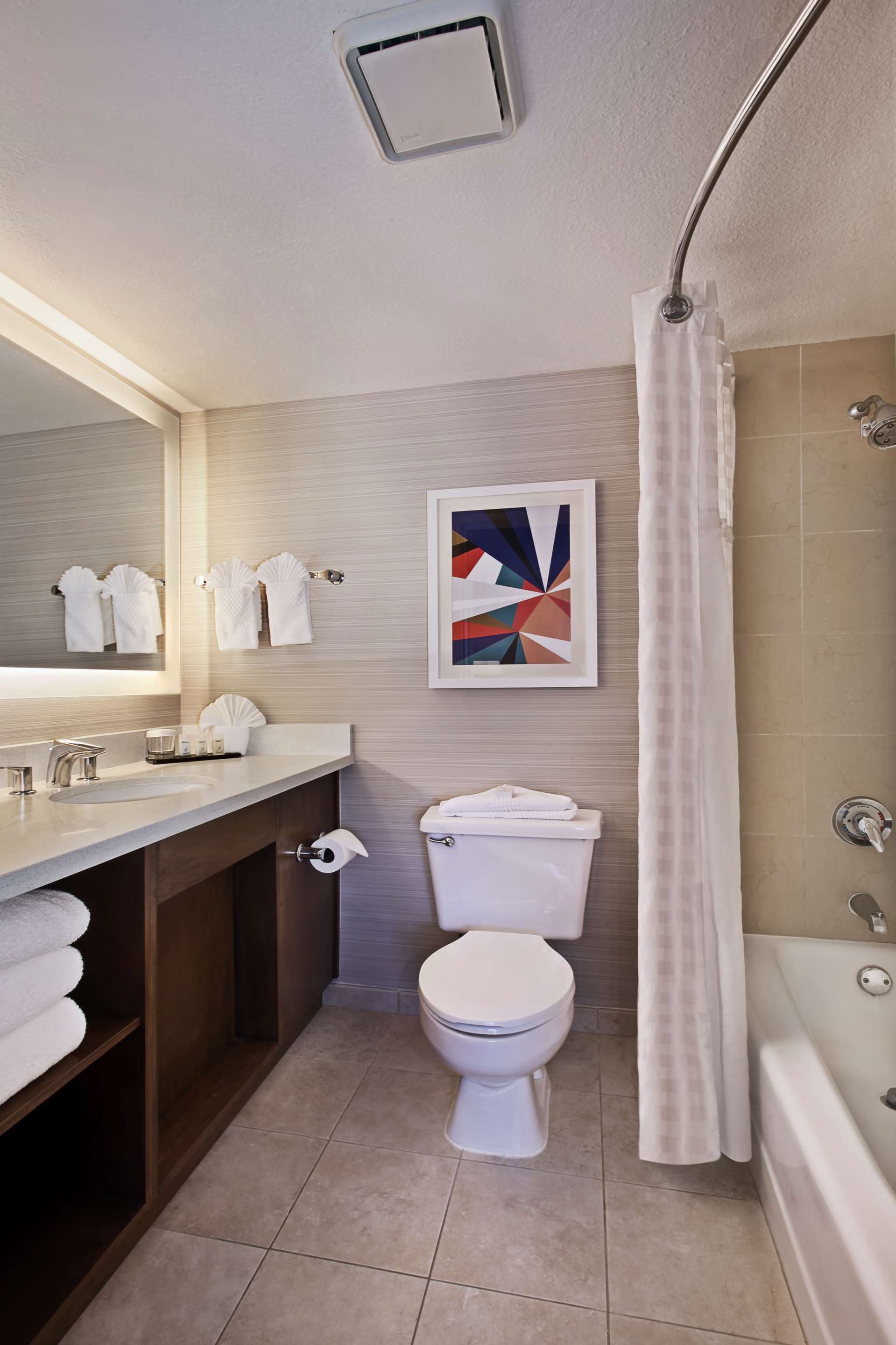 Guest room bath