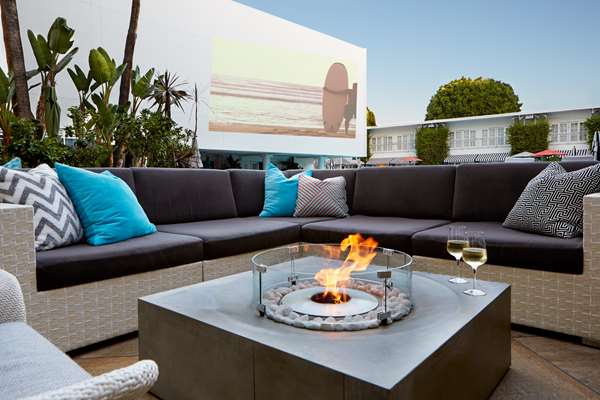 Exterior view - Beverly Hilton Hotel Beverly Hills