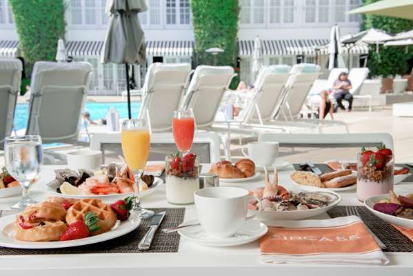 Restaurant - Beverly Hilton Hotel Beverly Hills