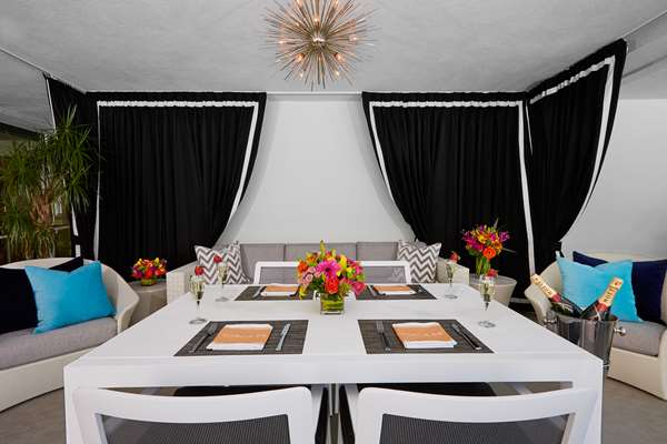 Restaurant - Beverly Hilton Hotel Beverly Hills