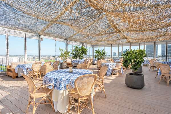 Restaurant - Beverly Hilton Hotel Beverly Hills