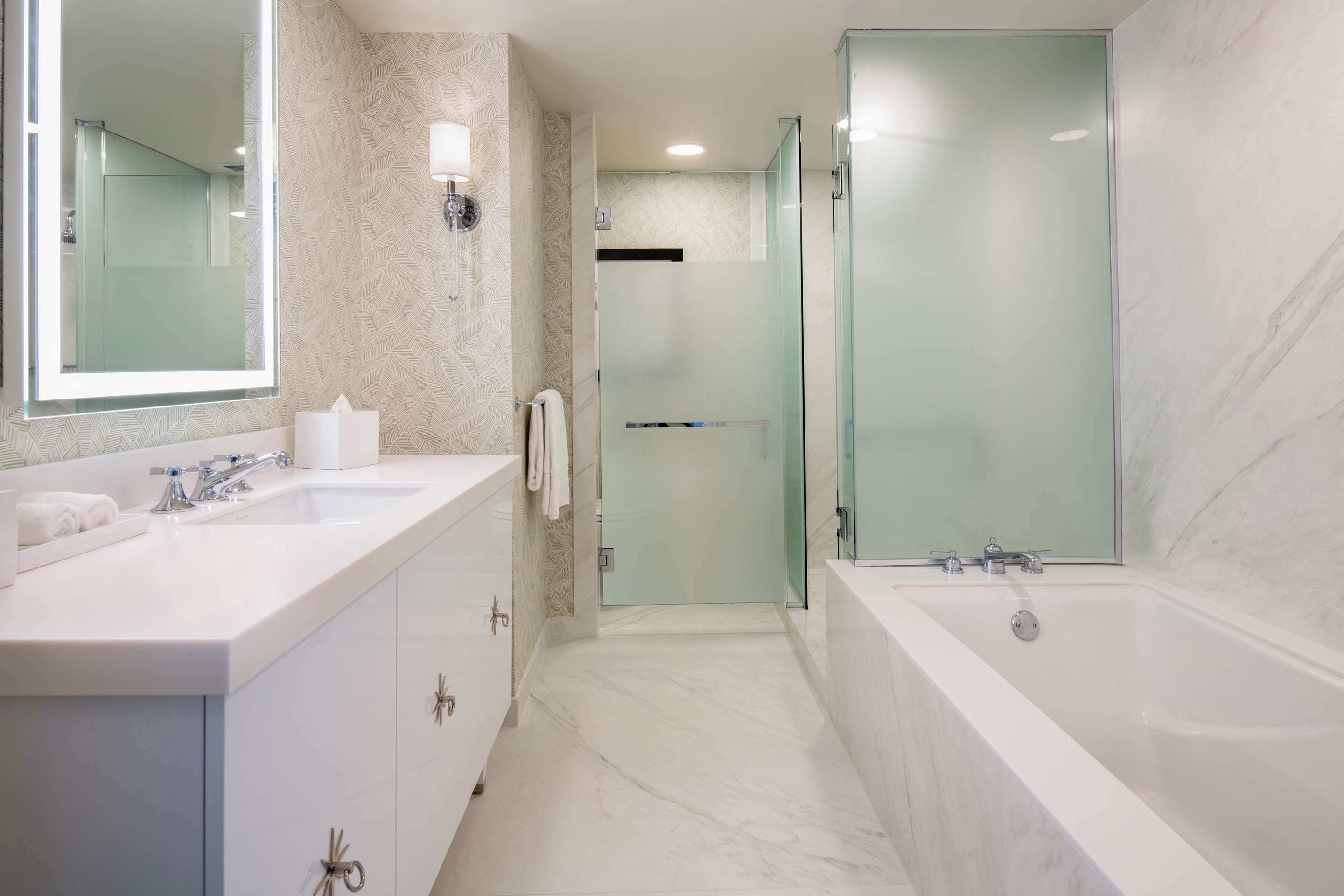 Guest room bath