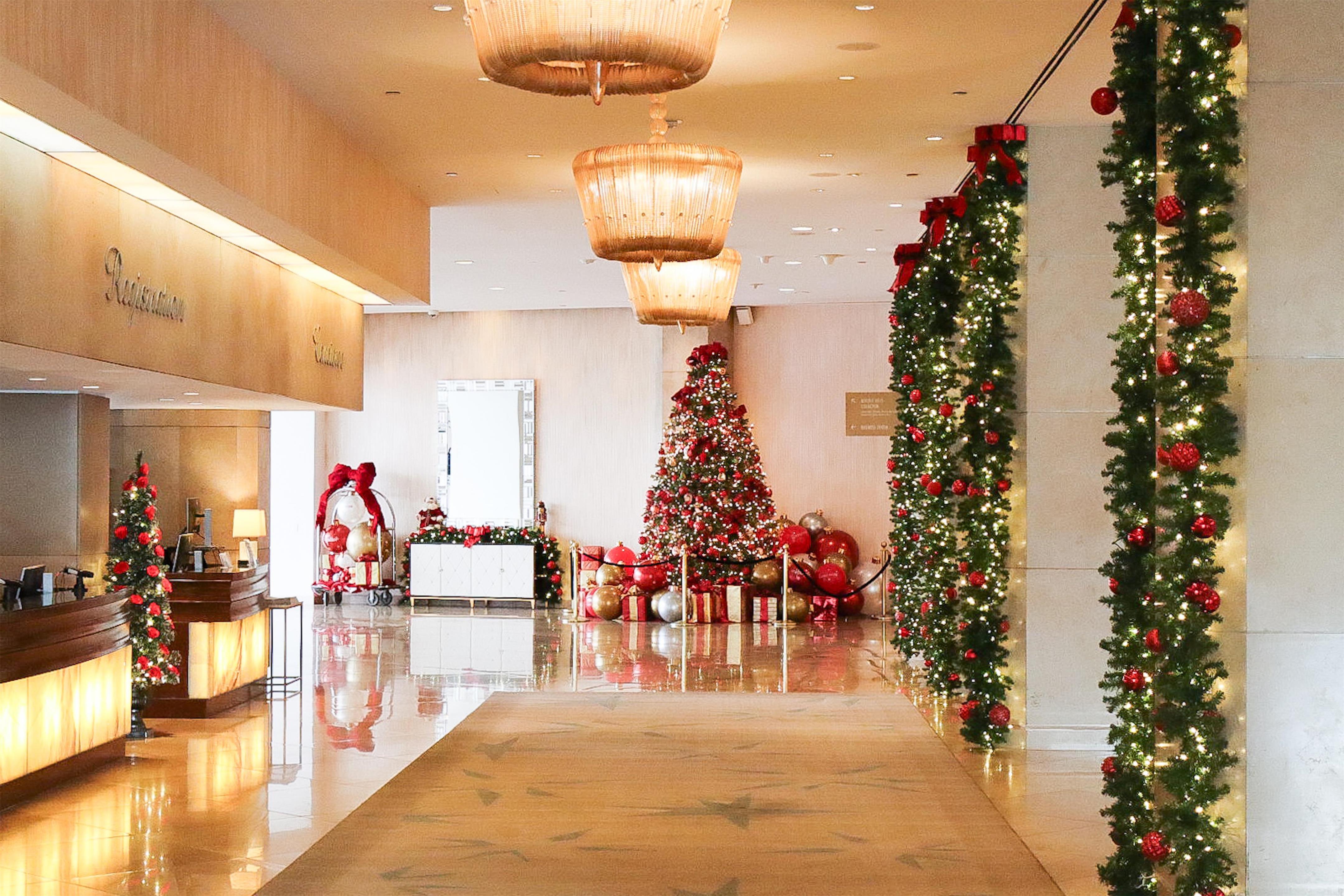 Lobby | The Beverly Hilton