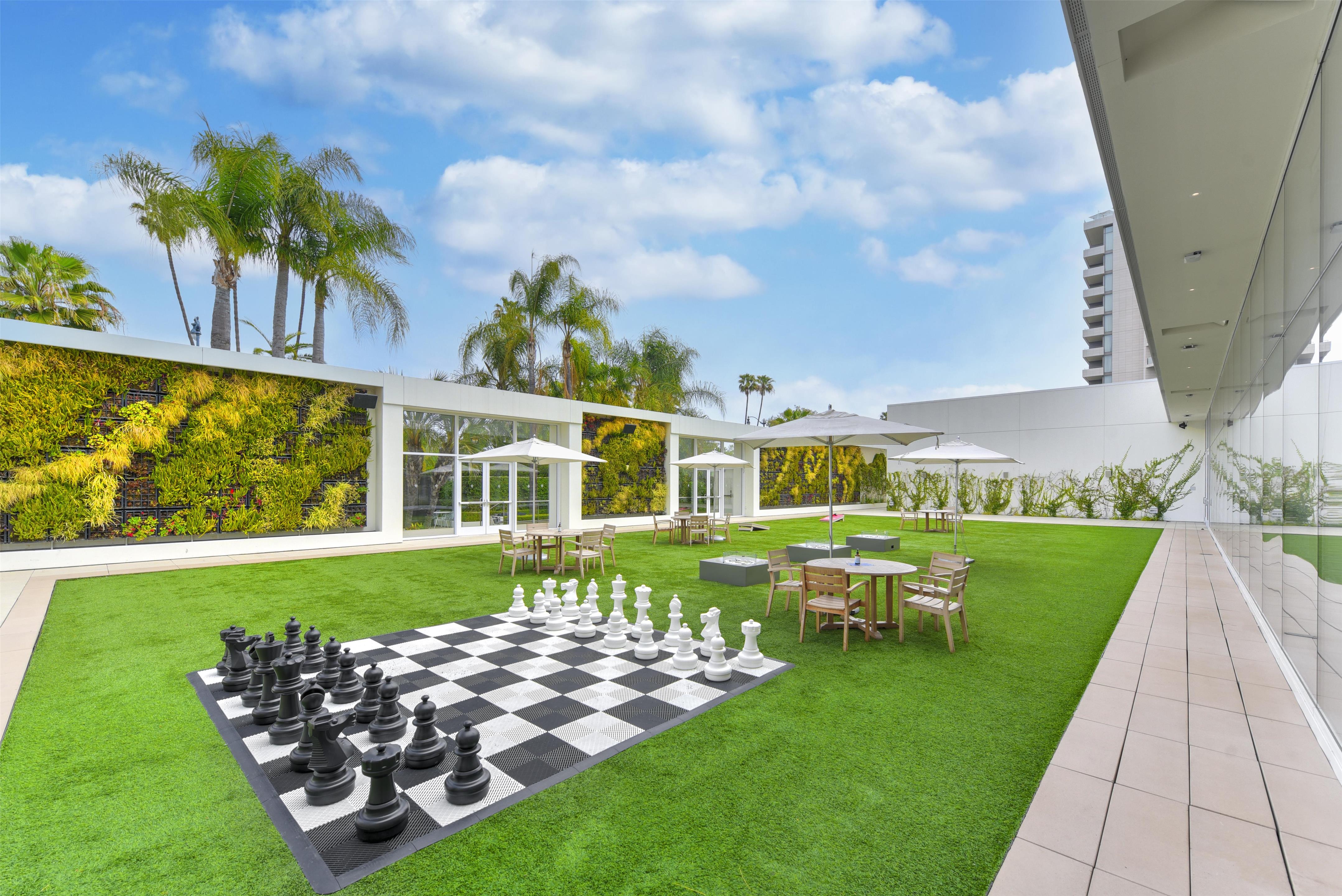 Exterior | The Beverly Hilton