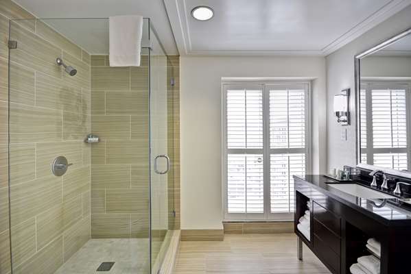  - Hilton Checkers Hotel Los Angeles