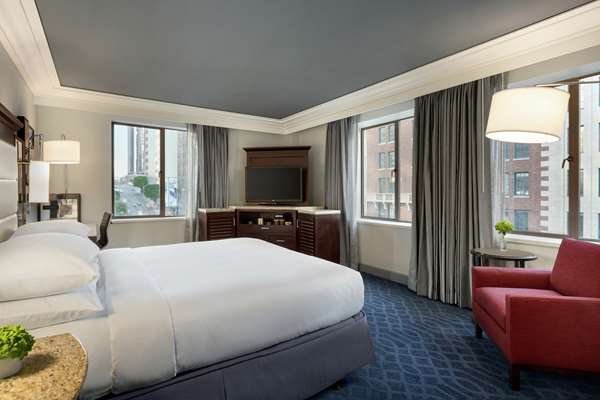 - Hilton Checkers Hotel Los Angeles