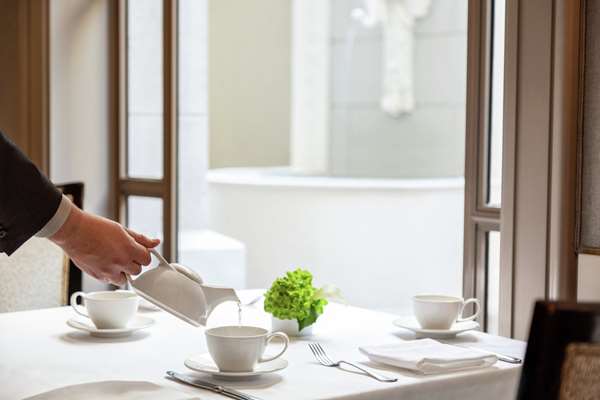 Amenities - Hilton Checkers Hotel Los Angeles