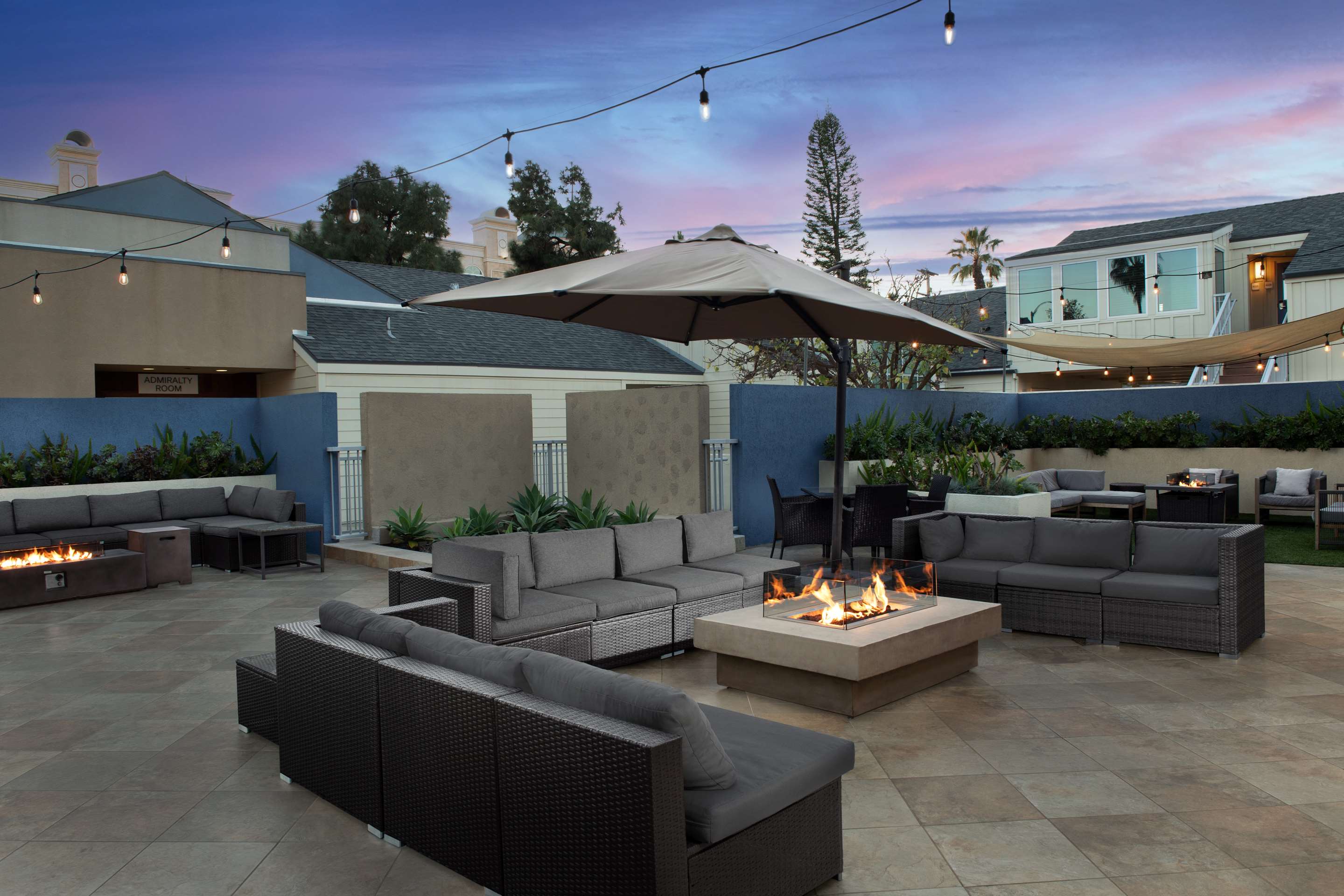 Exterior | Hilton Garden Inn Marina Del Rey