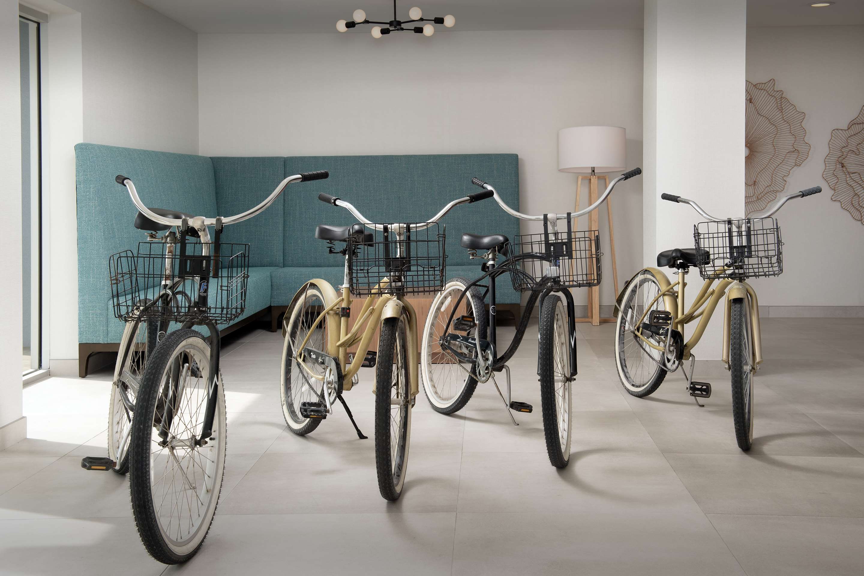 Lobby | Hilton Garden Inn Marina Del Rey