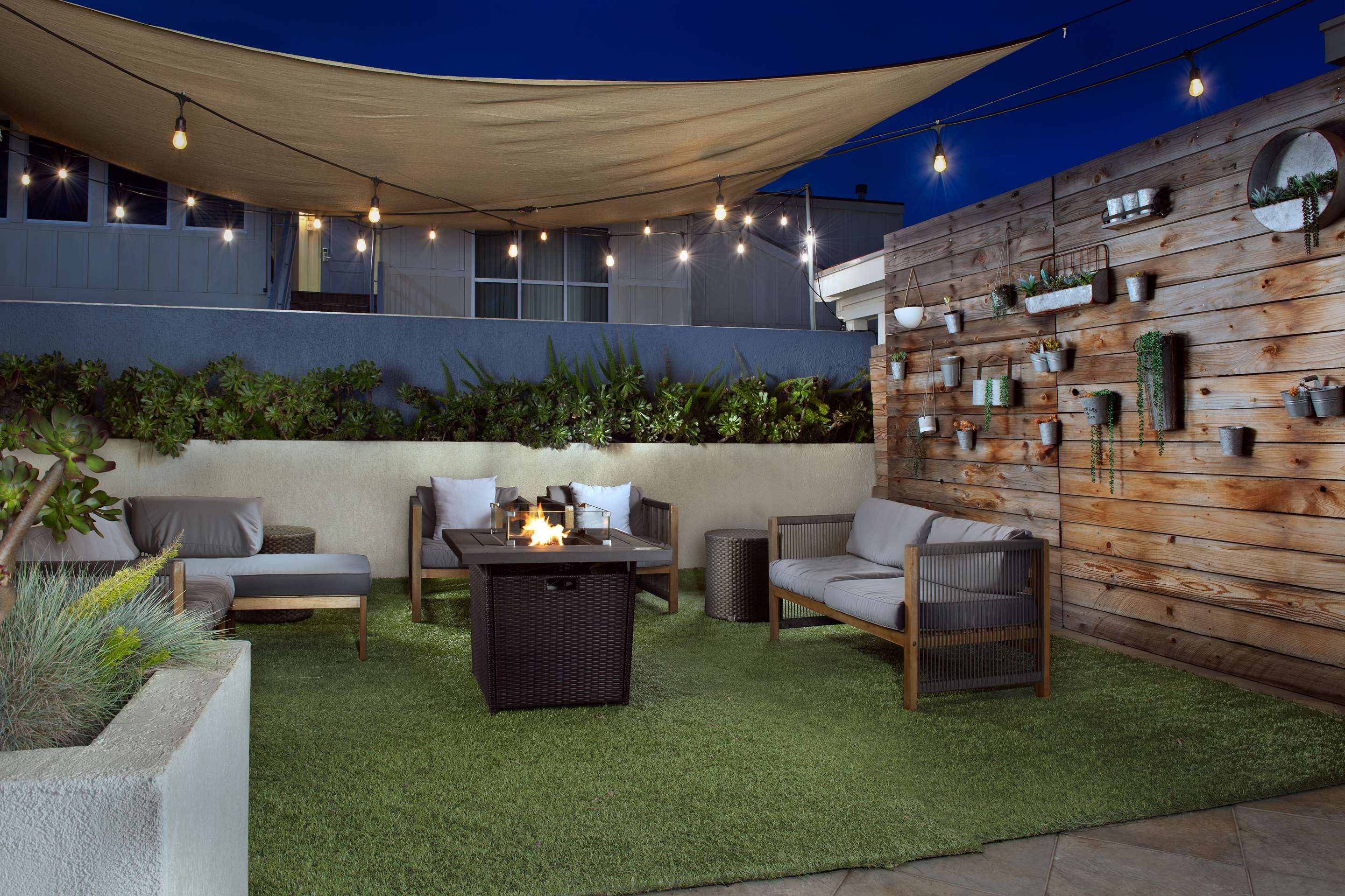 Exterior | Hilton Garden Inn Marina Del Rey