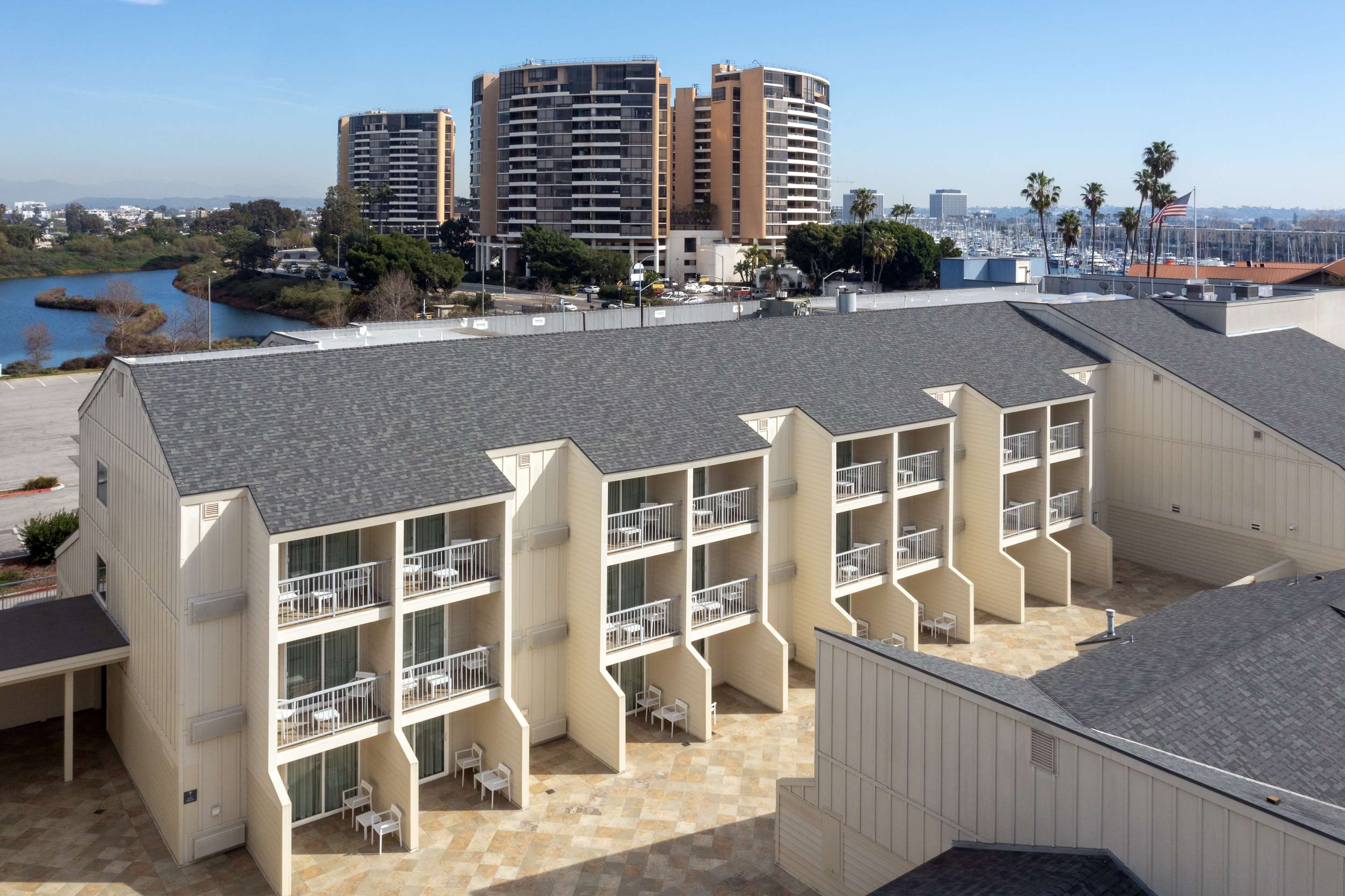 Exterior | Hilton Garden Inn Marina Del Rey