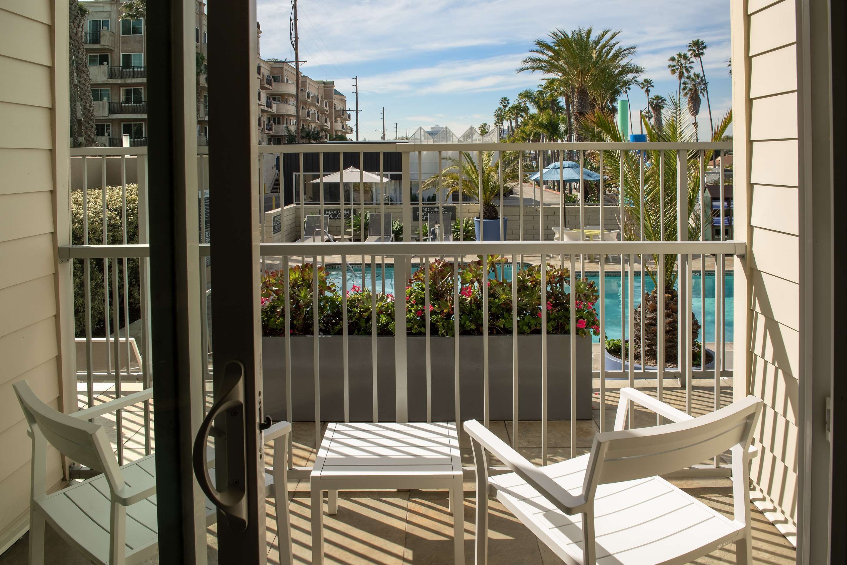 Pool | Hilton Garden Inn Marina Del Rey