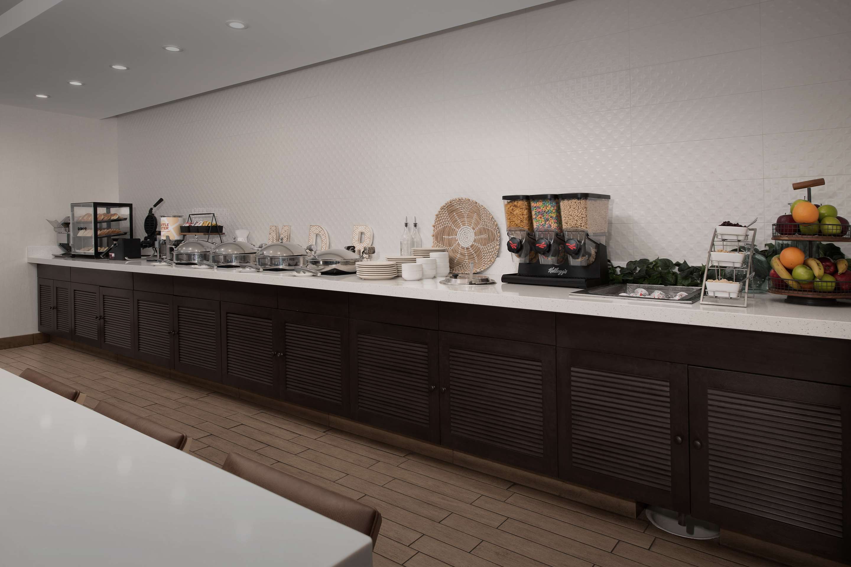 Breakfast Area | Hilton Garden Inn Marina Del Rey