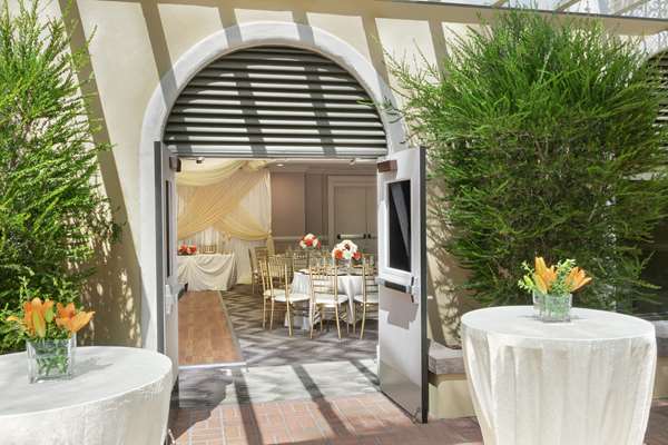 Exterior view - Embassy Suites Downey