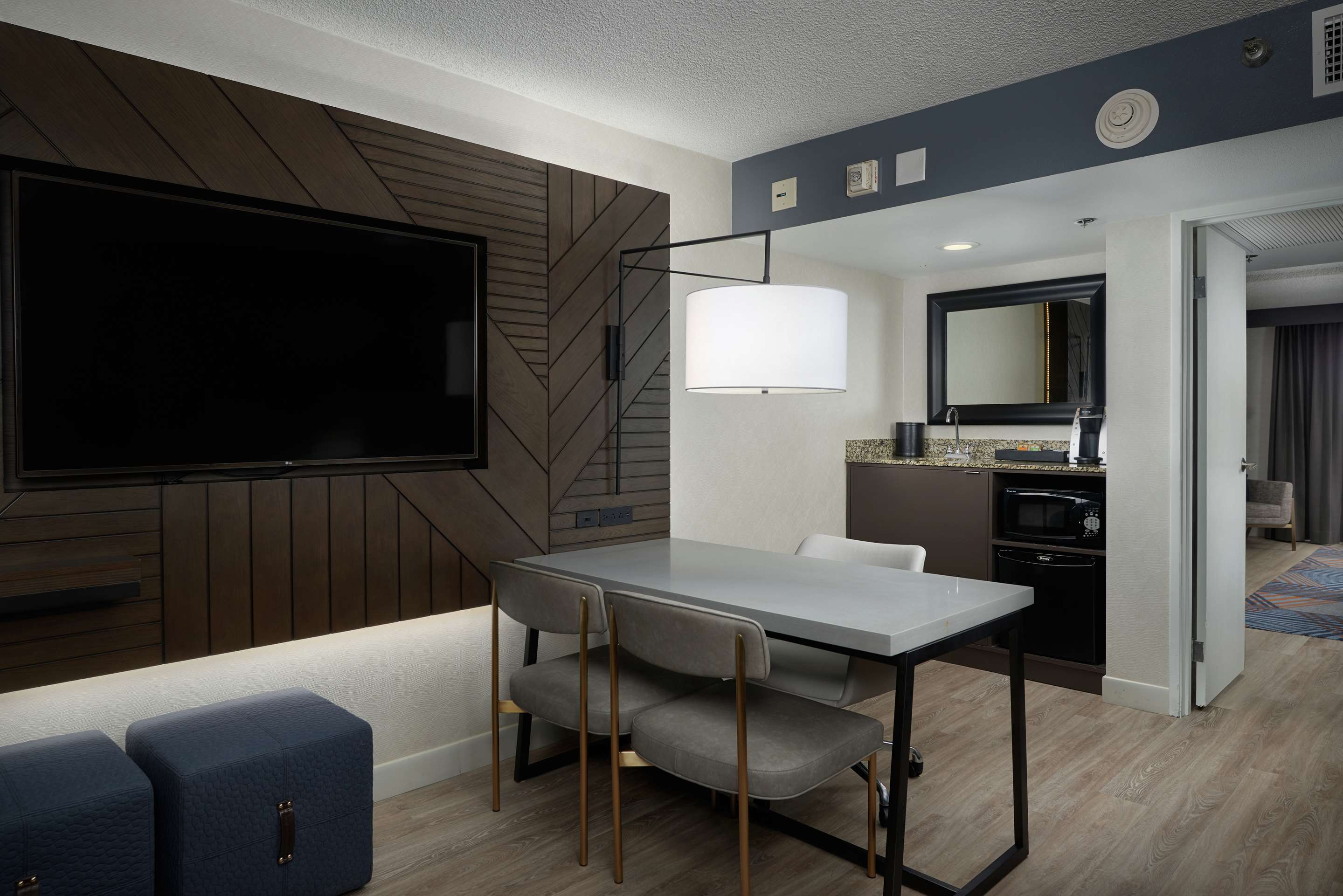 Guest room