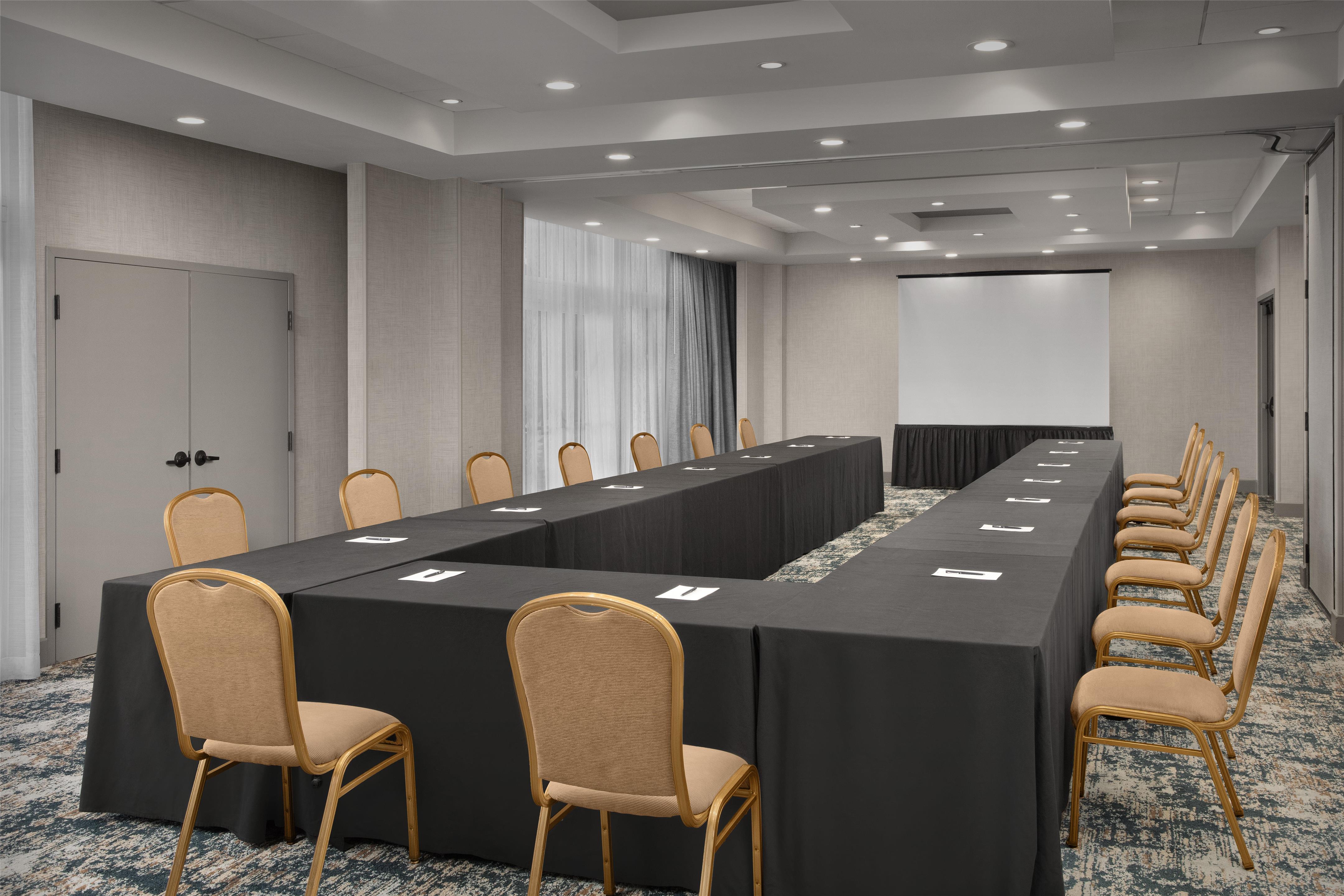 Meeting Room | DoubleTree by Hilton LAX - El Segundo