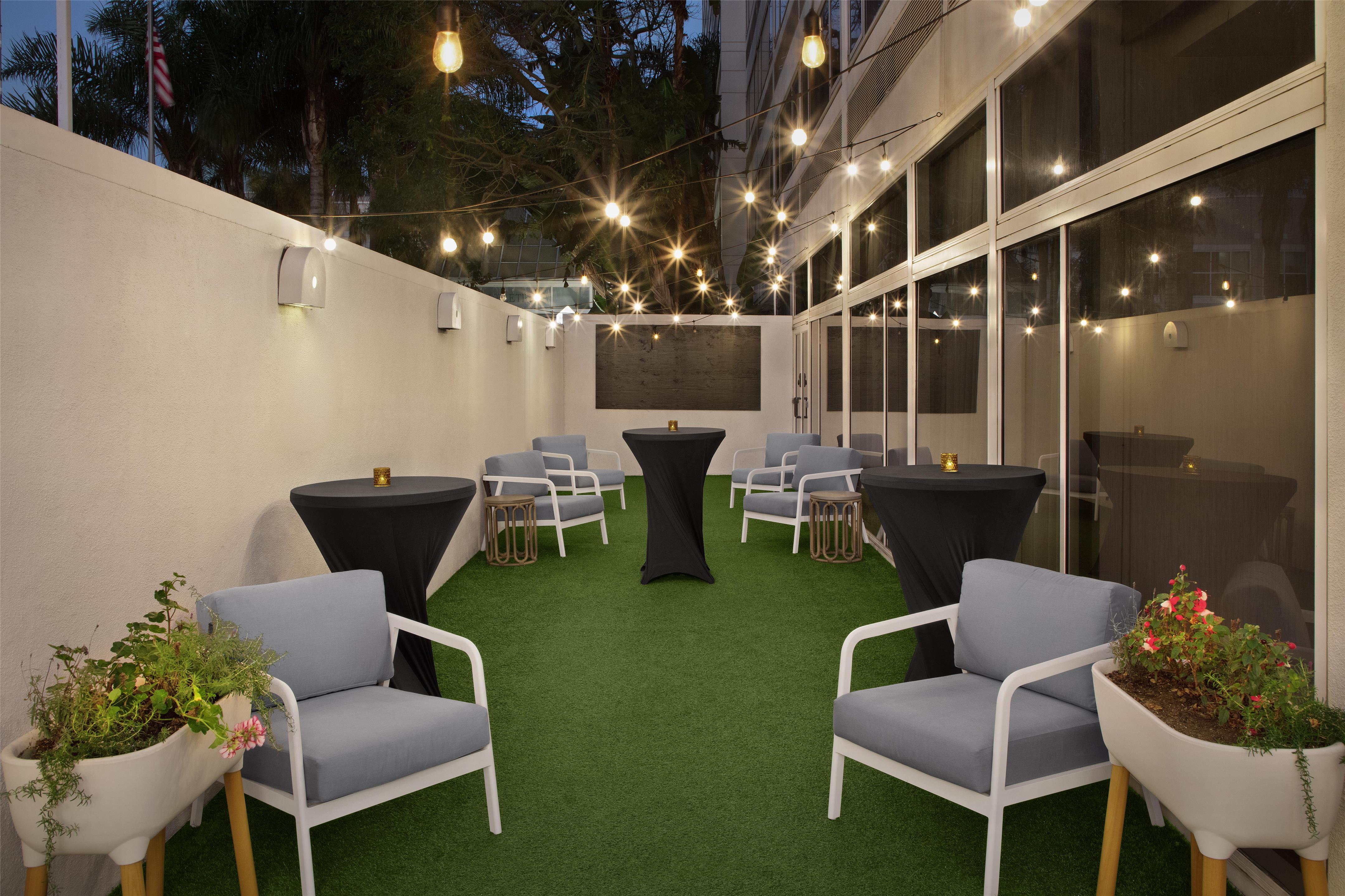 Exterior | DoubleTree by Hilton LAX - El Segundo