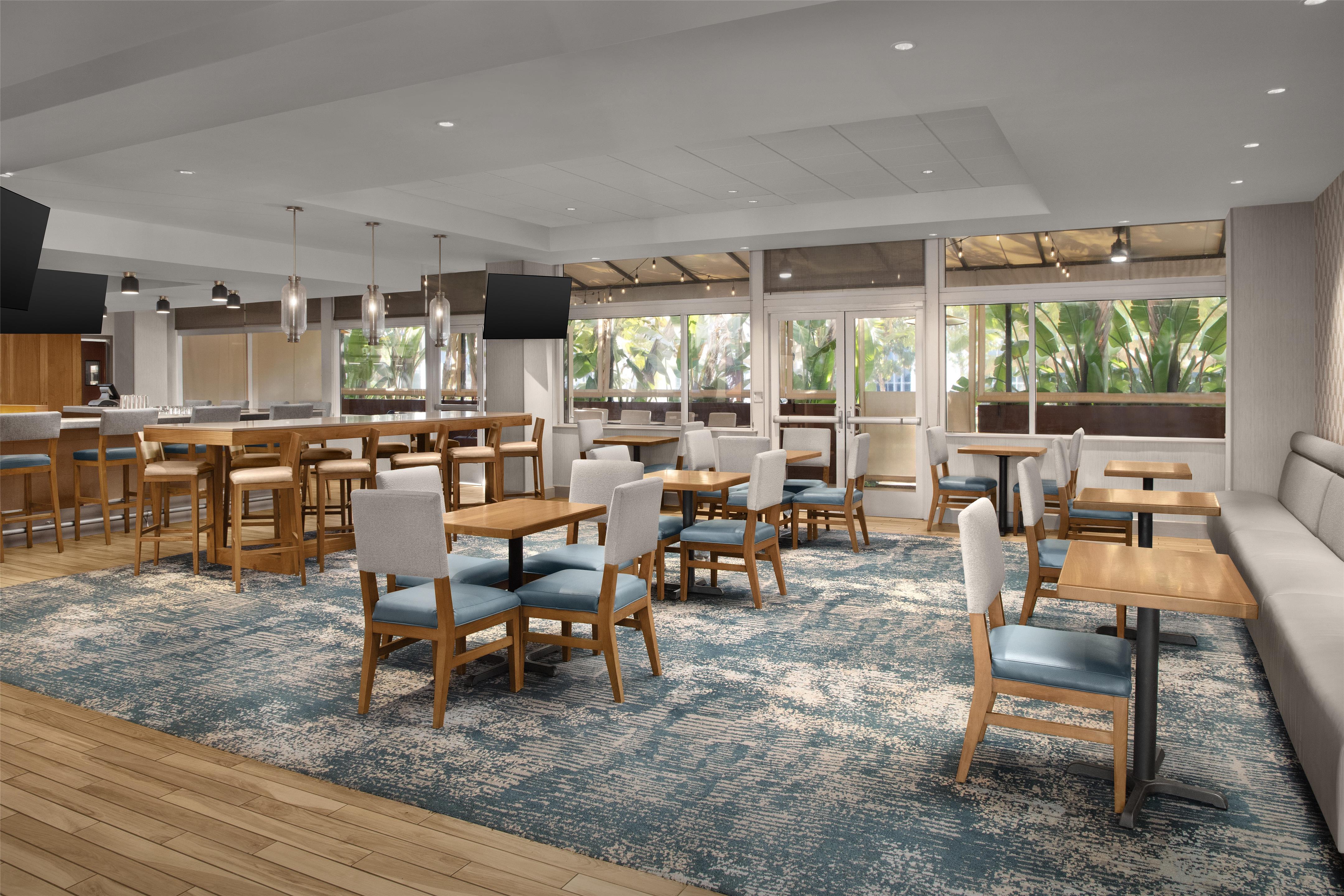 Restaurant | DoubleTree by Hilton LAX - El Segundo