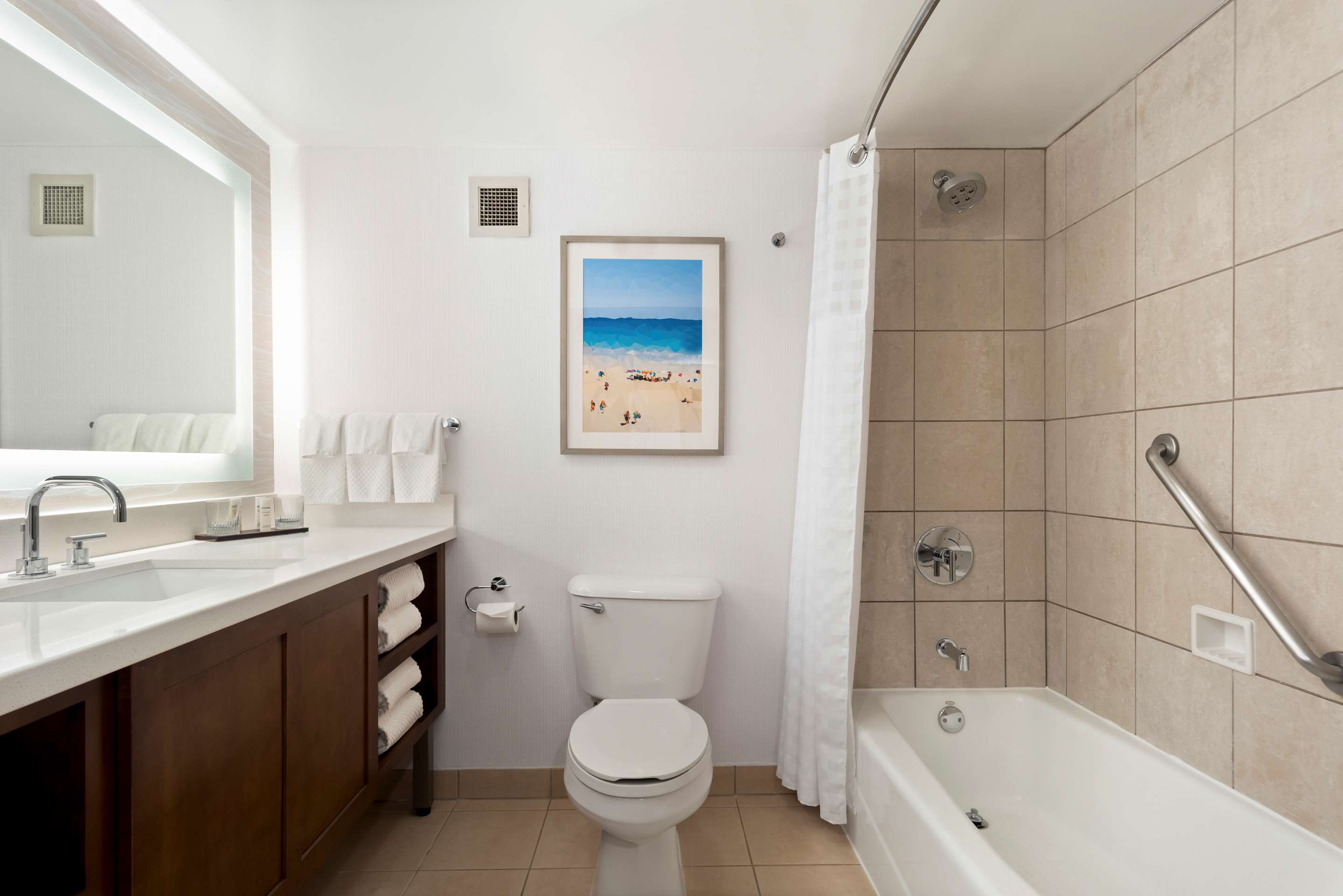 Guest room bath