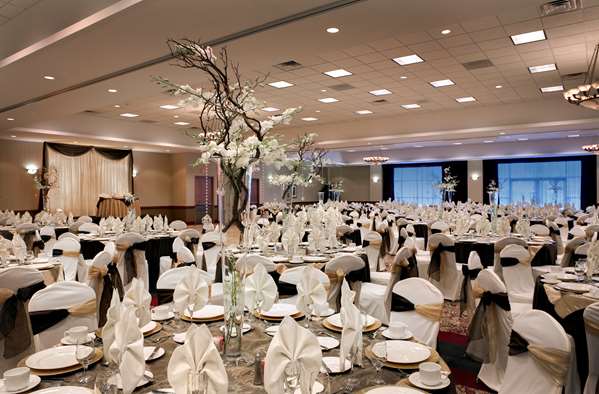 Restaurant - Embassy Suites Garden Grove