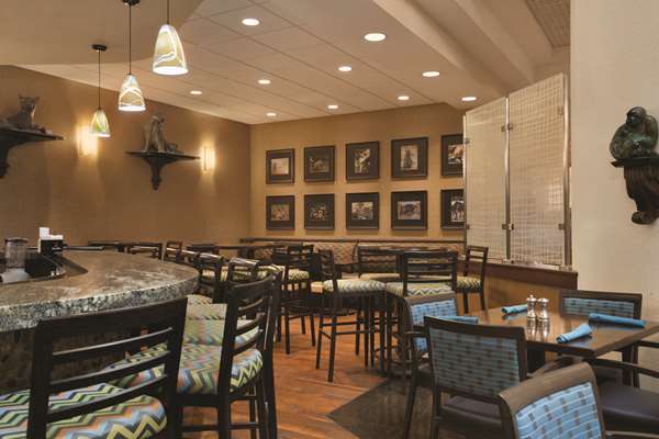 Restaurant - Embassy Suites Garden Grove