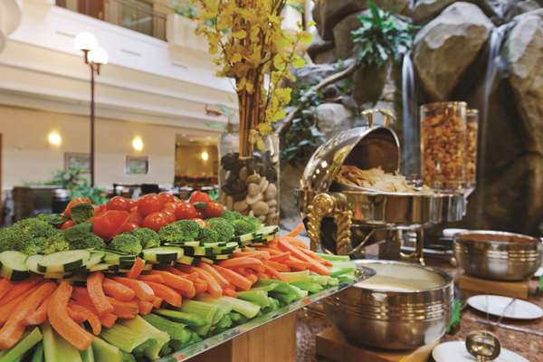 Restaurant - Embassy Suites Garden Grove