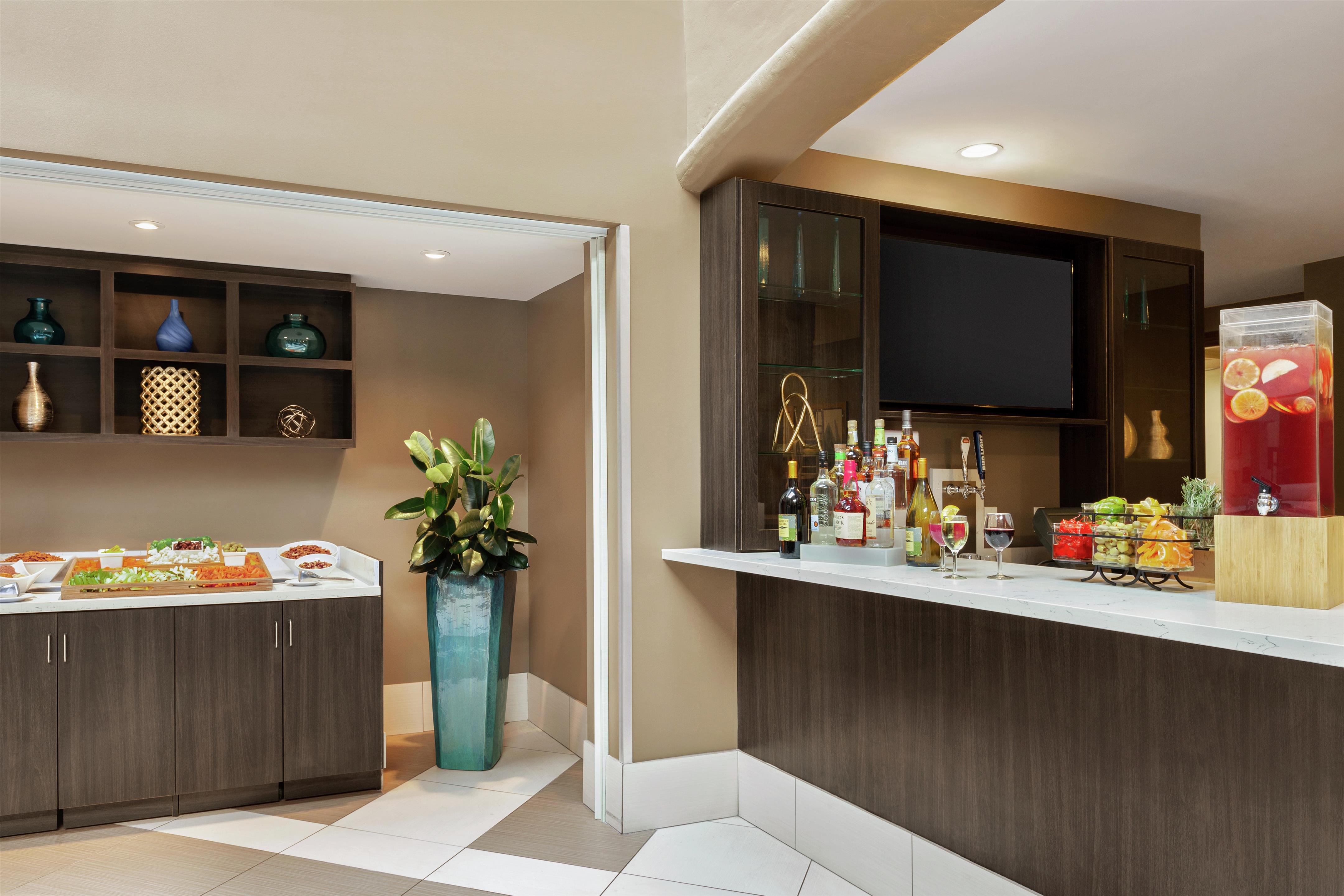 Restaurant | Embassy Suites by Hilton Arcadia Pasadena Area
