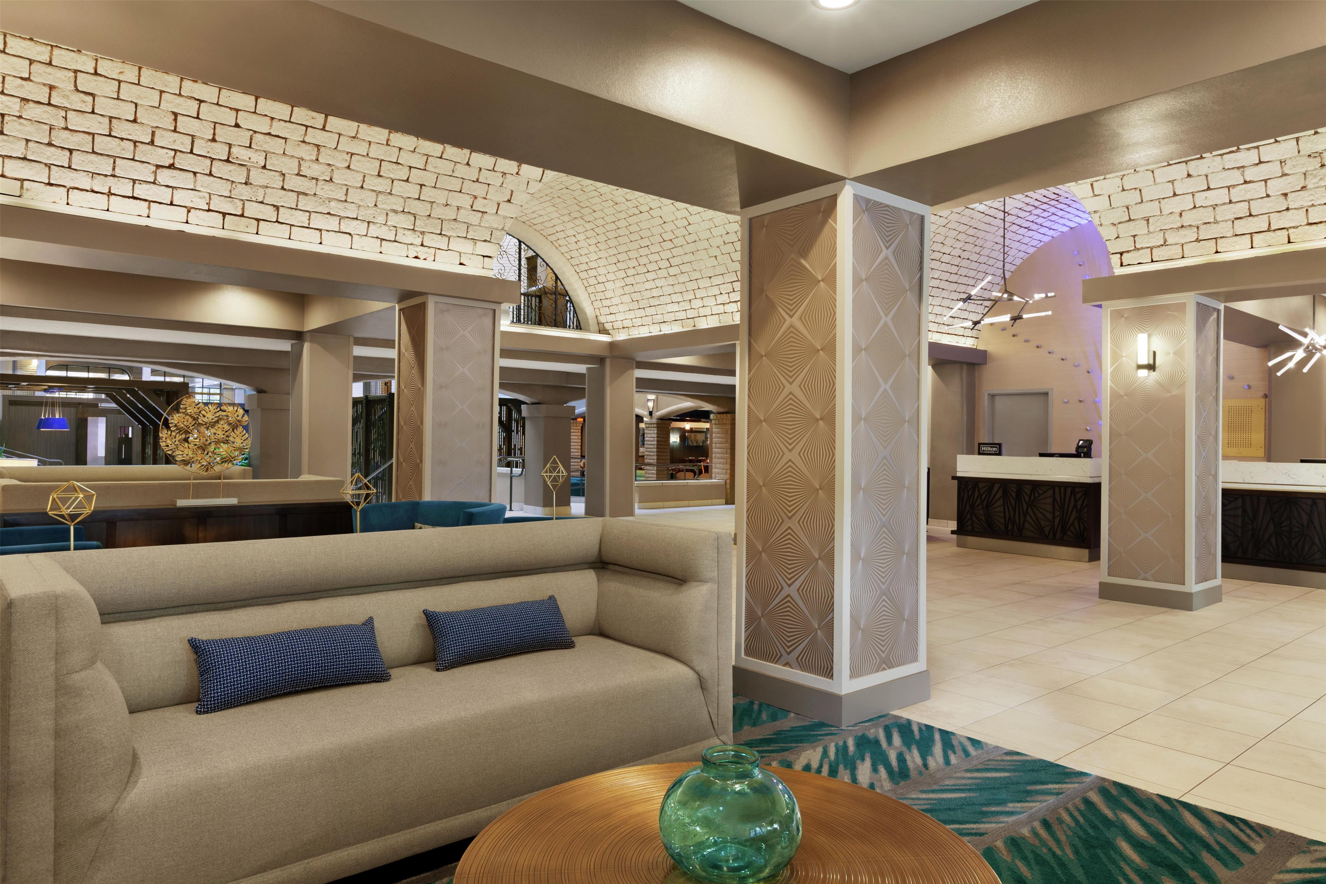 Lobby | Embassy Suites by Hilton Arcadia Pasadena Area