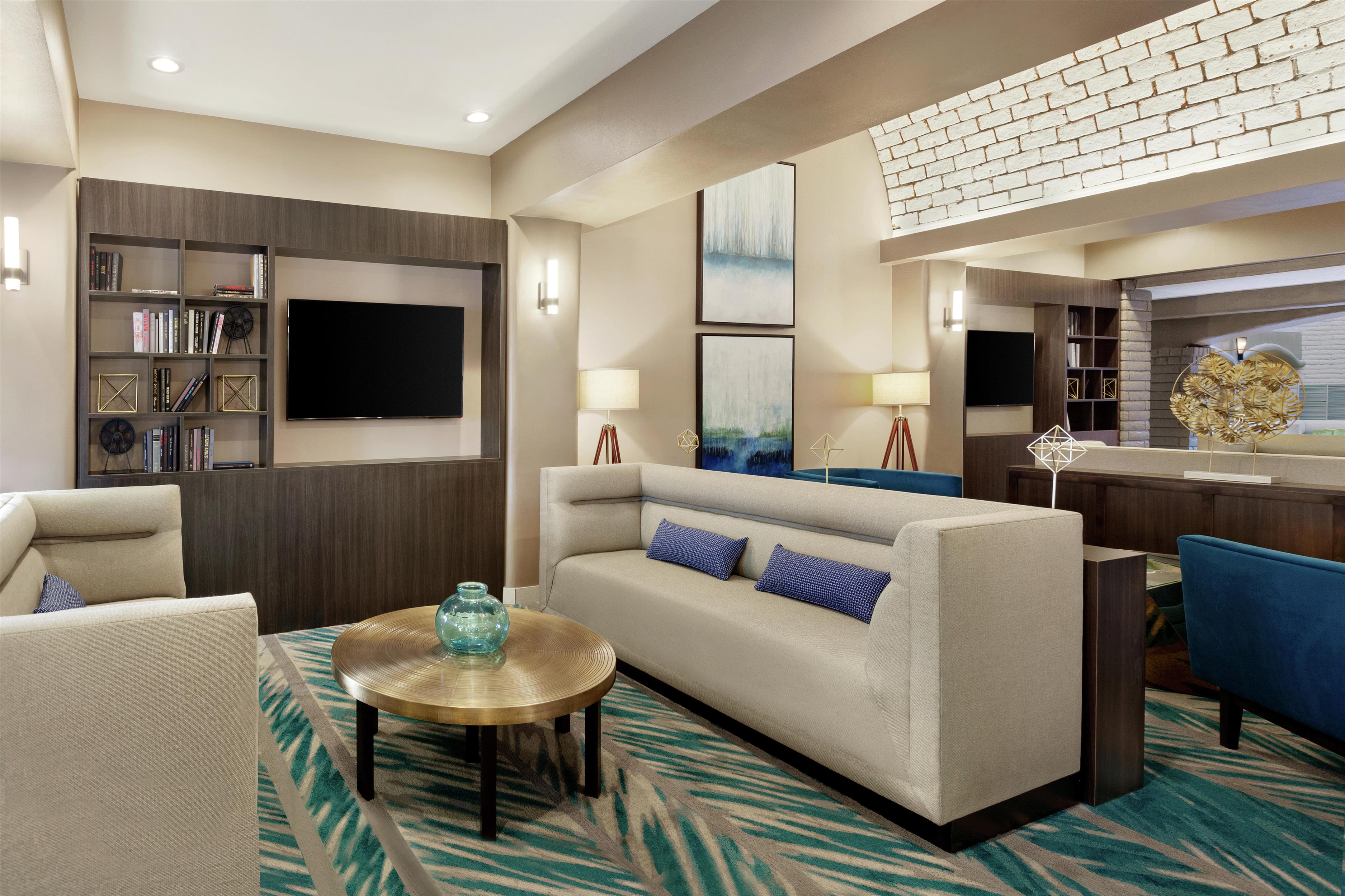Lobby | Embassy Suites by Hilton Arcadia Pasadena Area