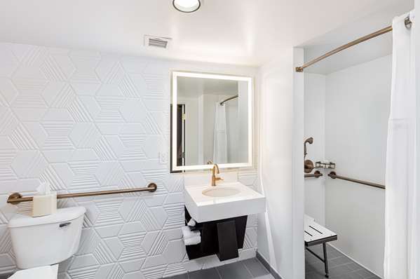  - Hilton Garden Inn Hollywood