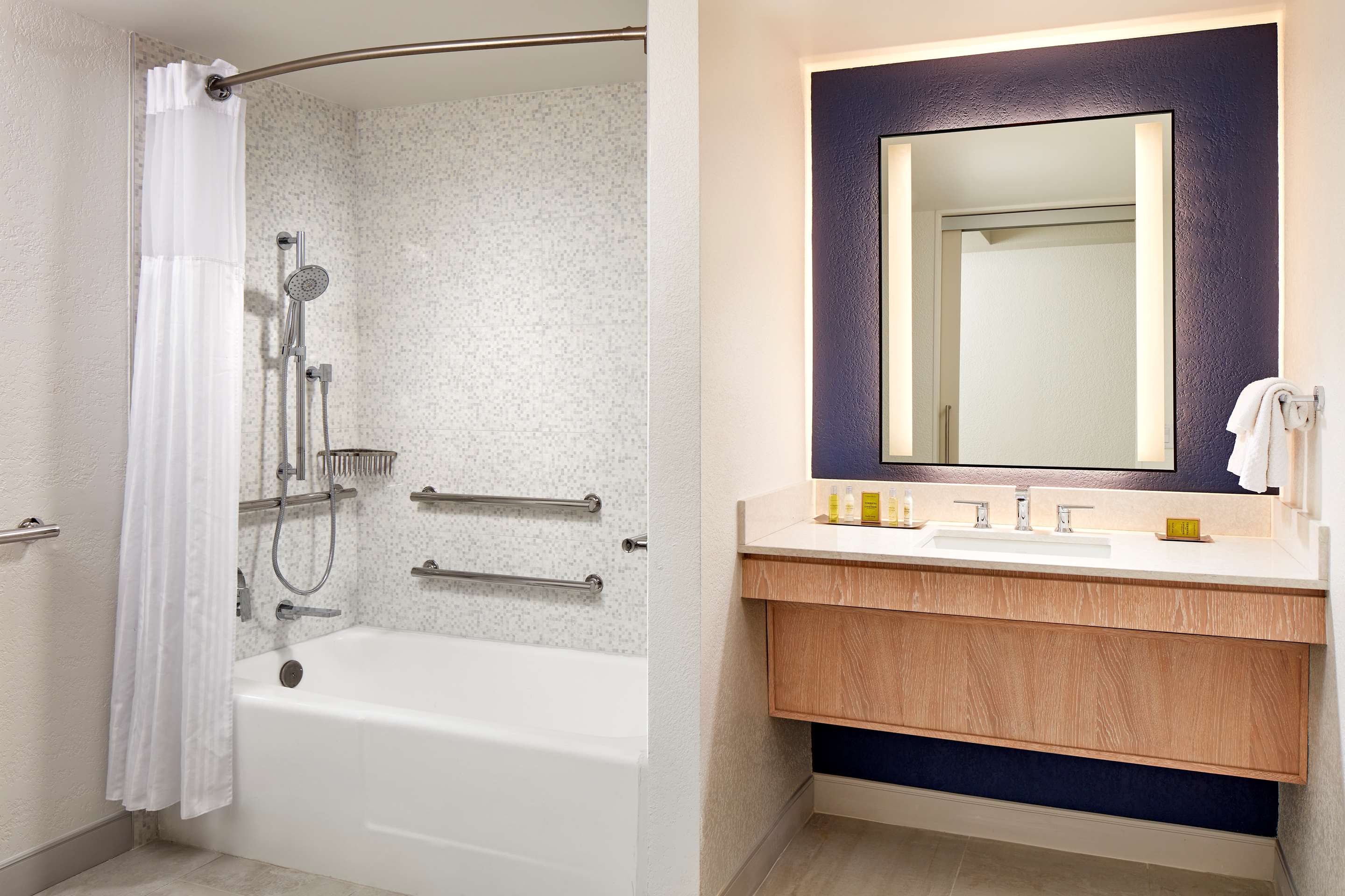 Guest room bath