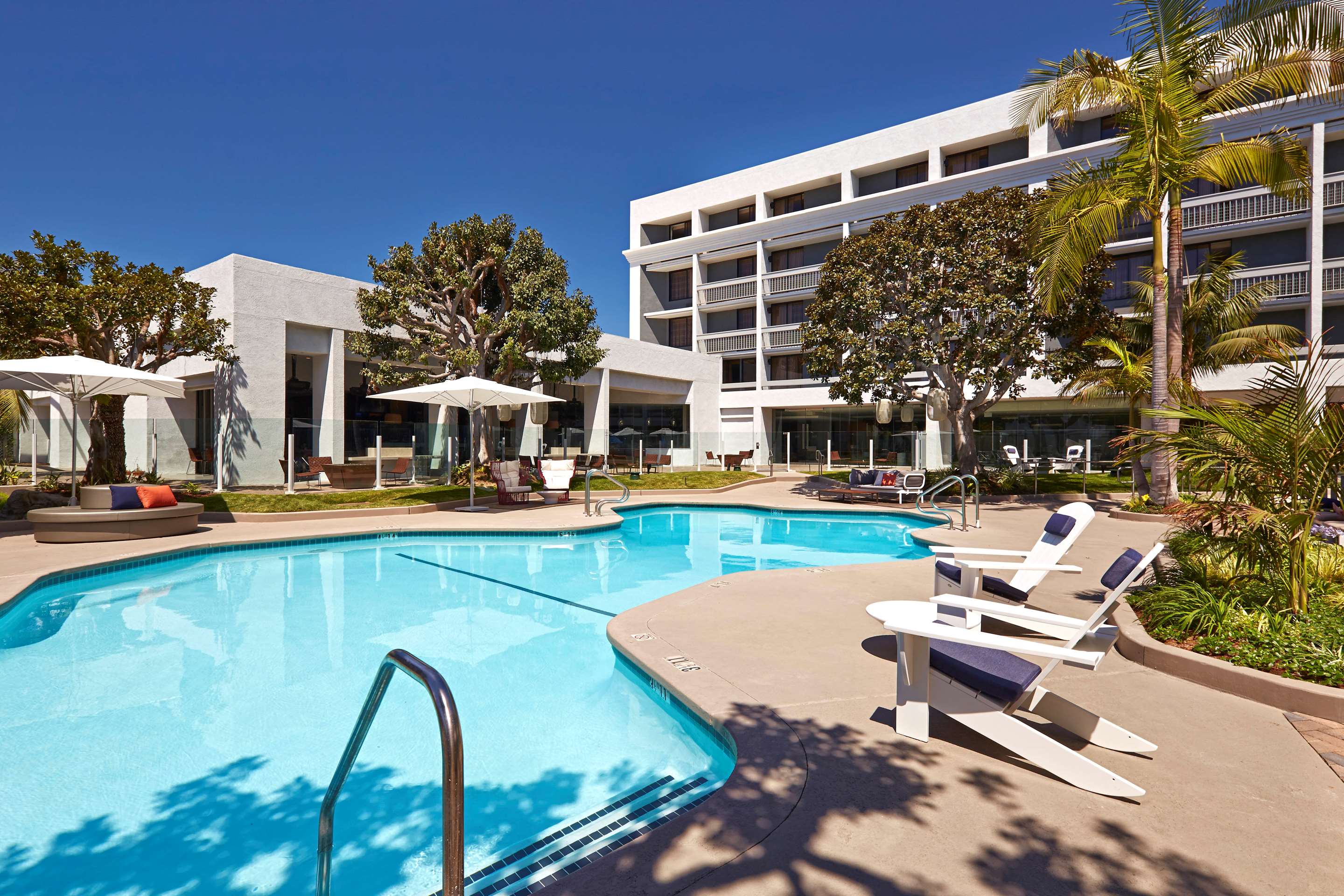 Pool | Hotel MDR Marina del Rey - a DoubleTree by Hilton