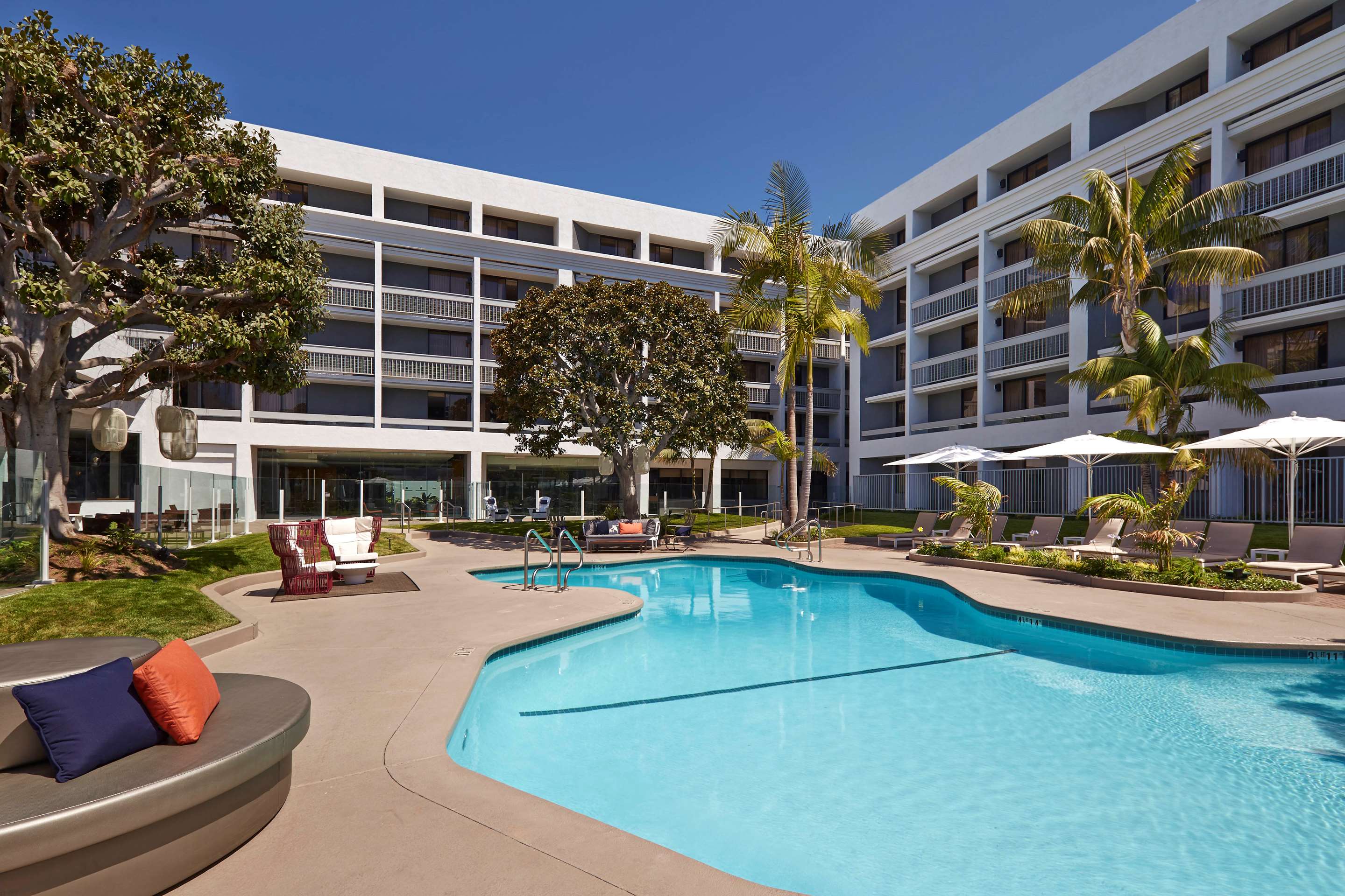 Pool | Hotel MDR Marina del Rey - a DoubleTree by Hilton