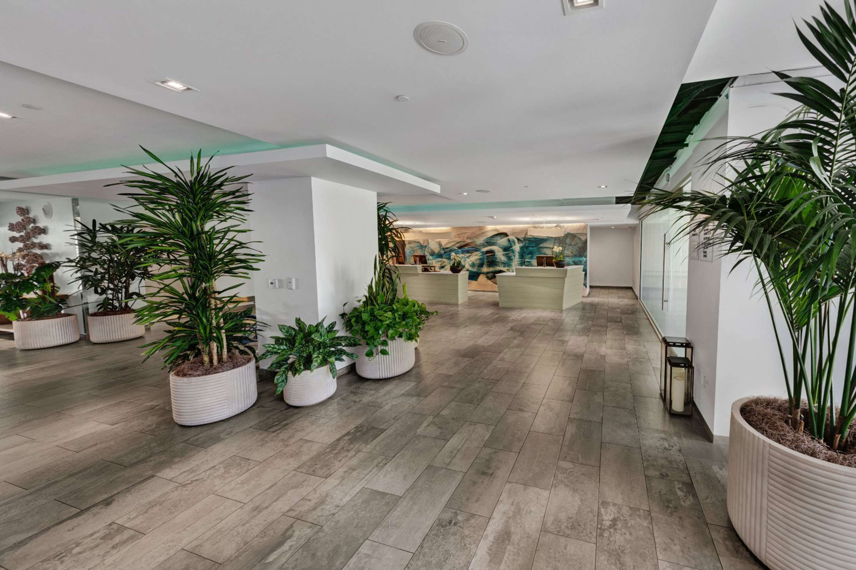 Lobby | Hotel MDR Marina del Rey - a DoubleTree by Hilton