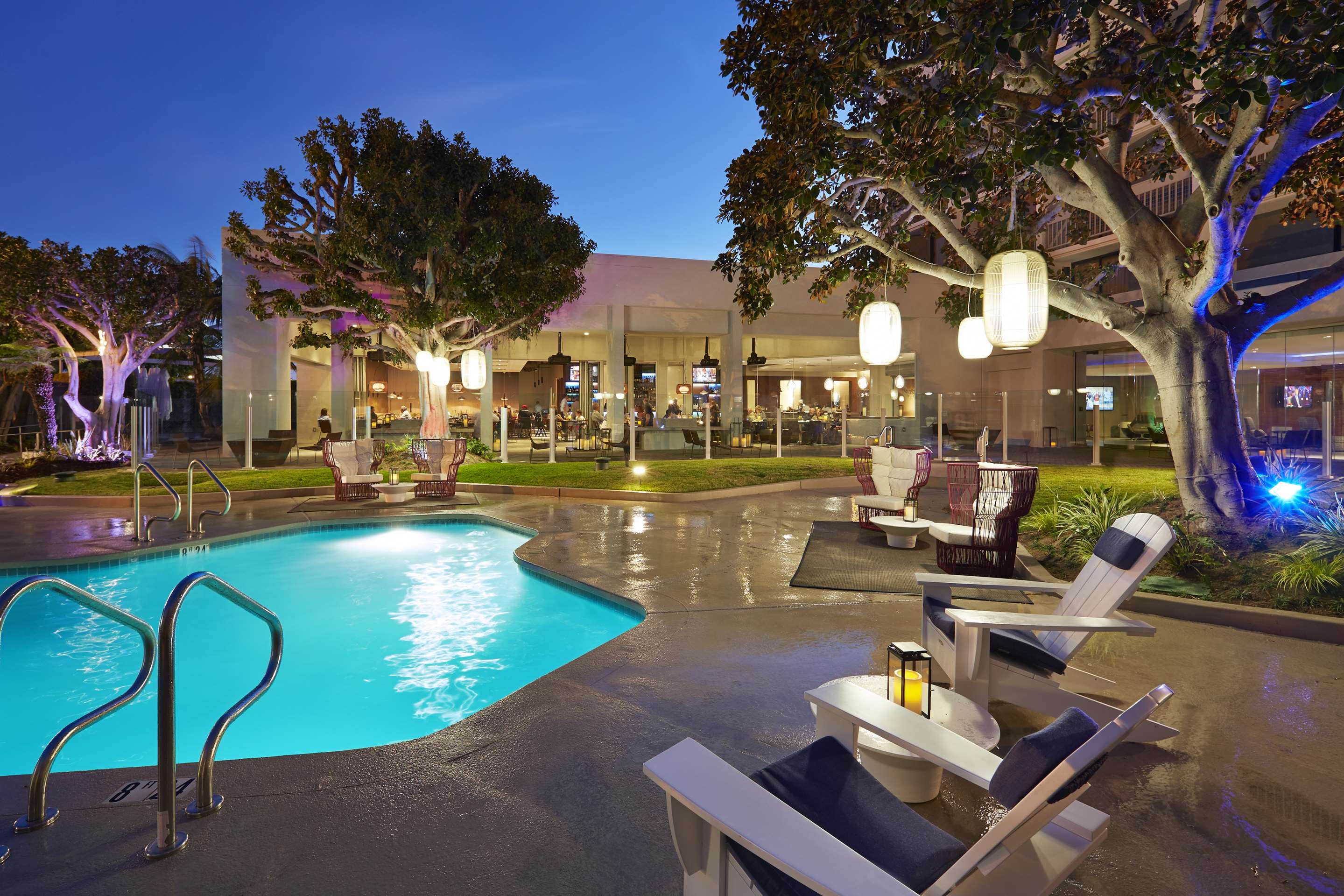 Pool | Hotel MDR Marina del Rey - a DoubleTree by Hilton