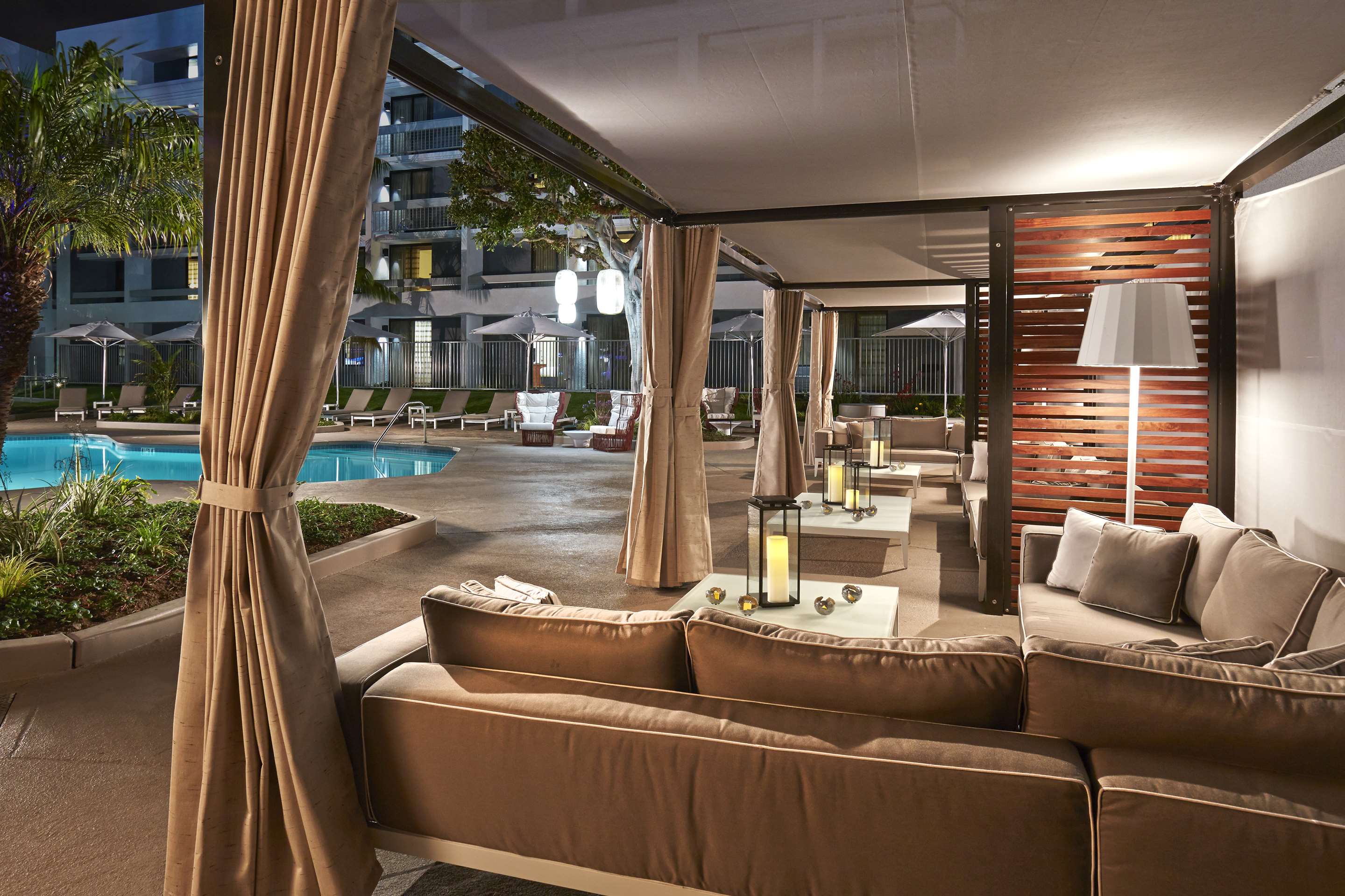 Pool | Hotel MDR Marina del Rey - a DoubleTree by Hilton