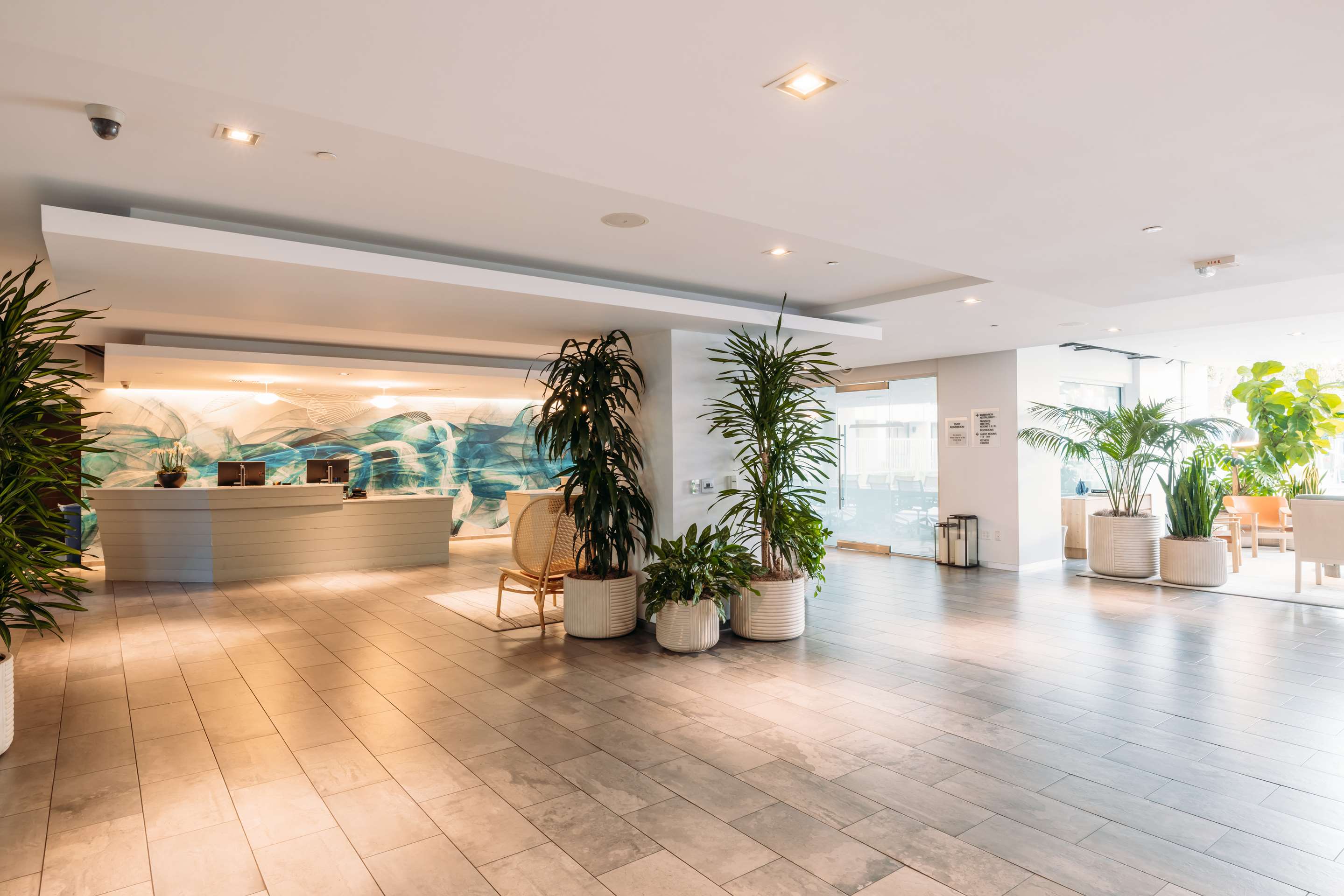 Lobby | Hotel MDR Marina del Rey - a DoubleTree by Hilton