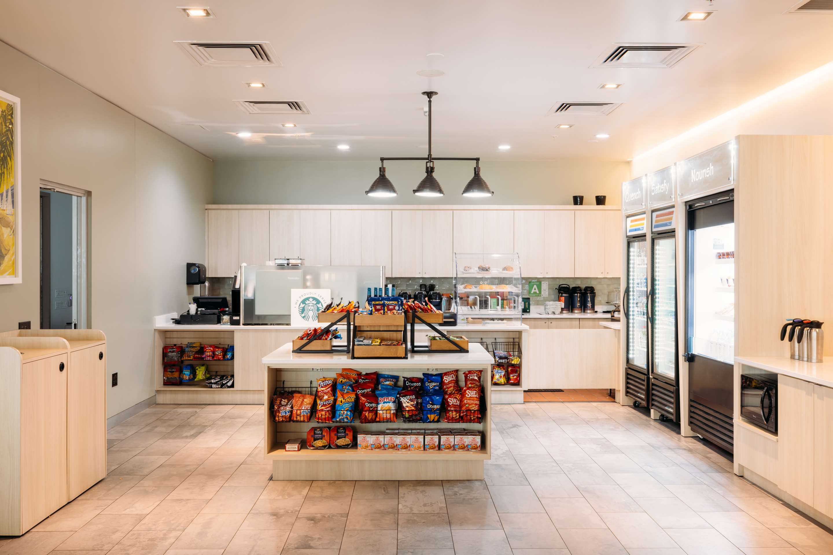 Restaurant | Hotel MDR Marina del Rey - a DoubleTree by Hilton
