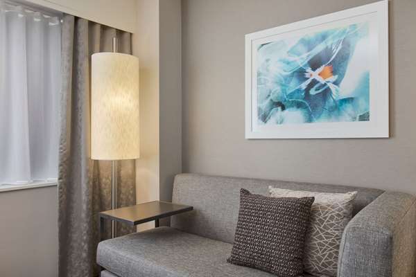  - DoubleTree by Hilton Hotel Norwalk - I-5, Exit 121