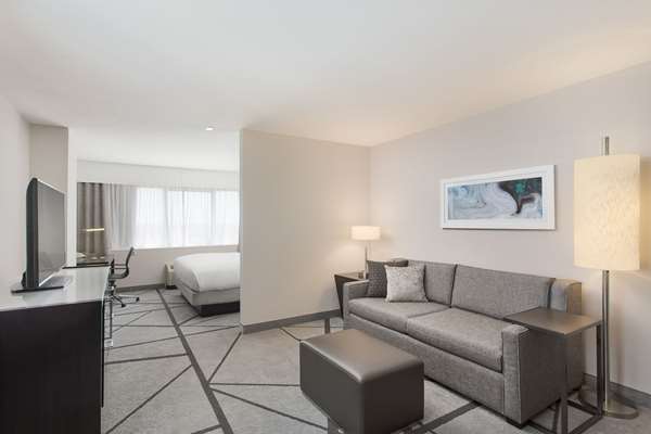  - DoubleTree by Hilton Hotel Norwalk - I-5, Exit 121