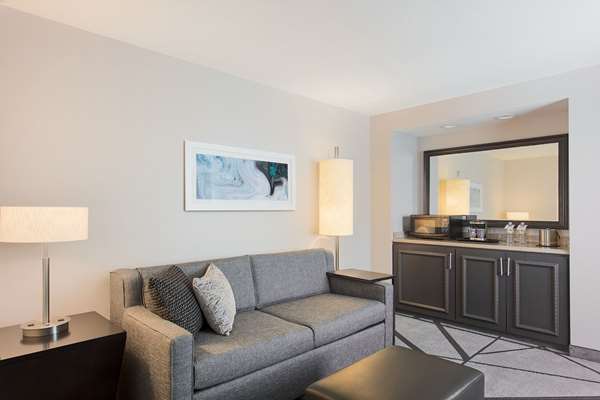  - DoubleTree by Hilton Hotel Norwalk - I-5, Exit 121