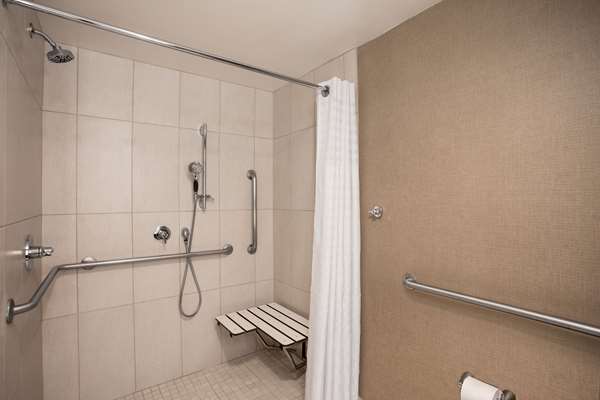  - DoubleTree by Hilton Hotel Norwalk - I-5, Exit 121