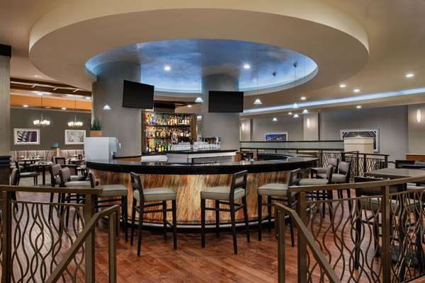 Restaurant - DoubleTree by Hilton Hotel Norwalk - I-5, Exit 121