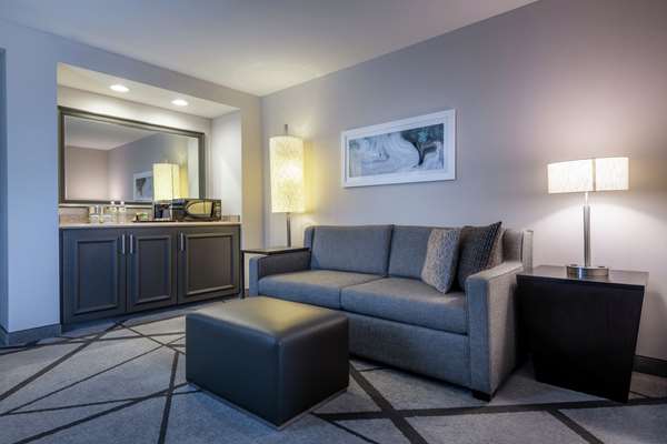  - DoubleTree by Hilton Hotel Norwalk - I-5, Exit 121