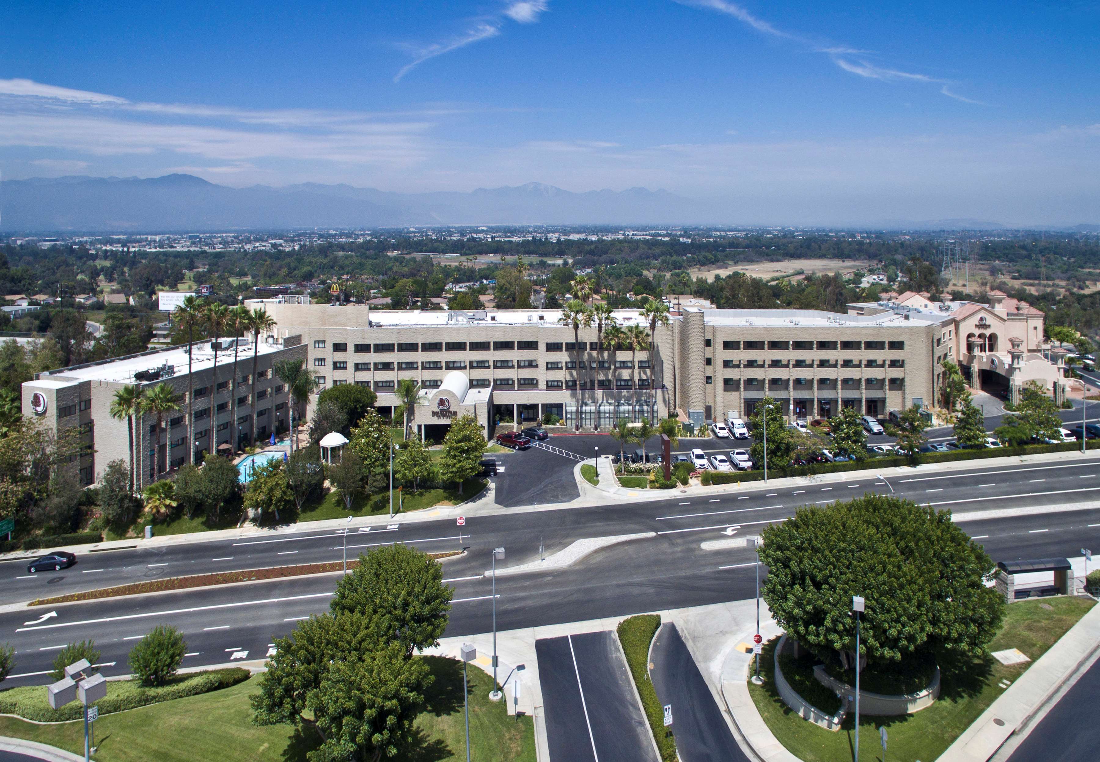 DoubleTree by Hilton Rosemead - Tap to explore photos