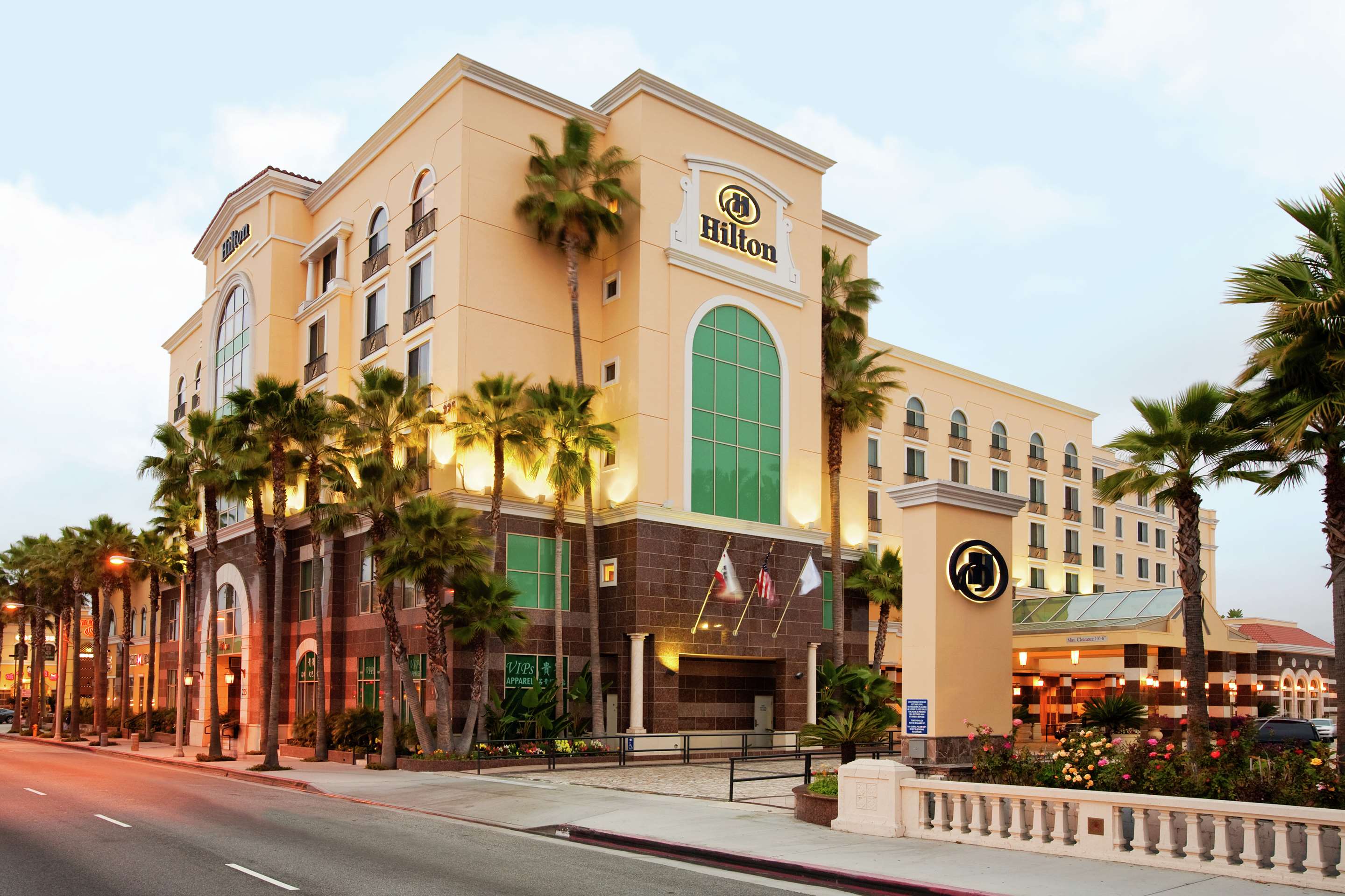 Exterior | Hilton Los Angeles/San Gabriel