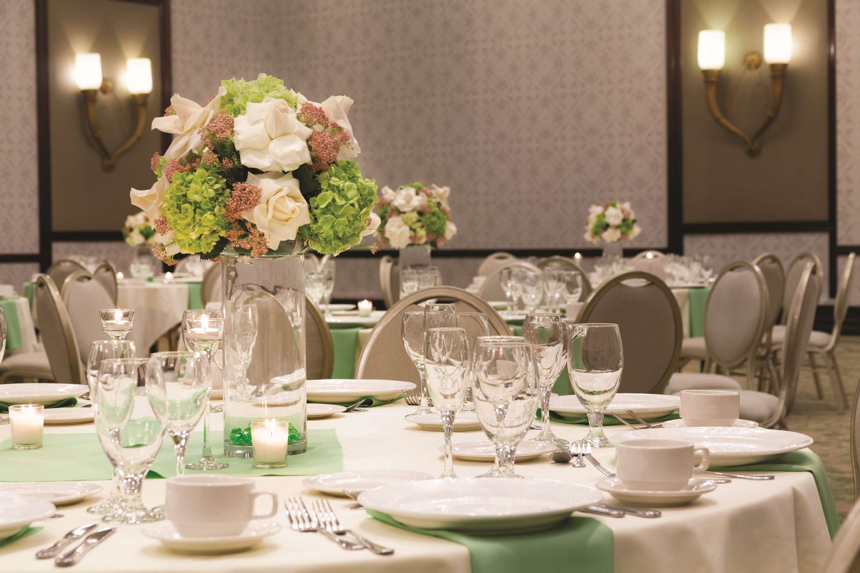 Restaurant | Hilton Los Angeles/San Gabriel