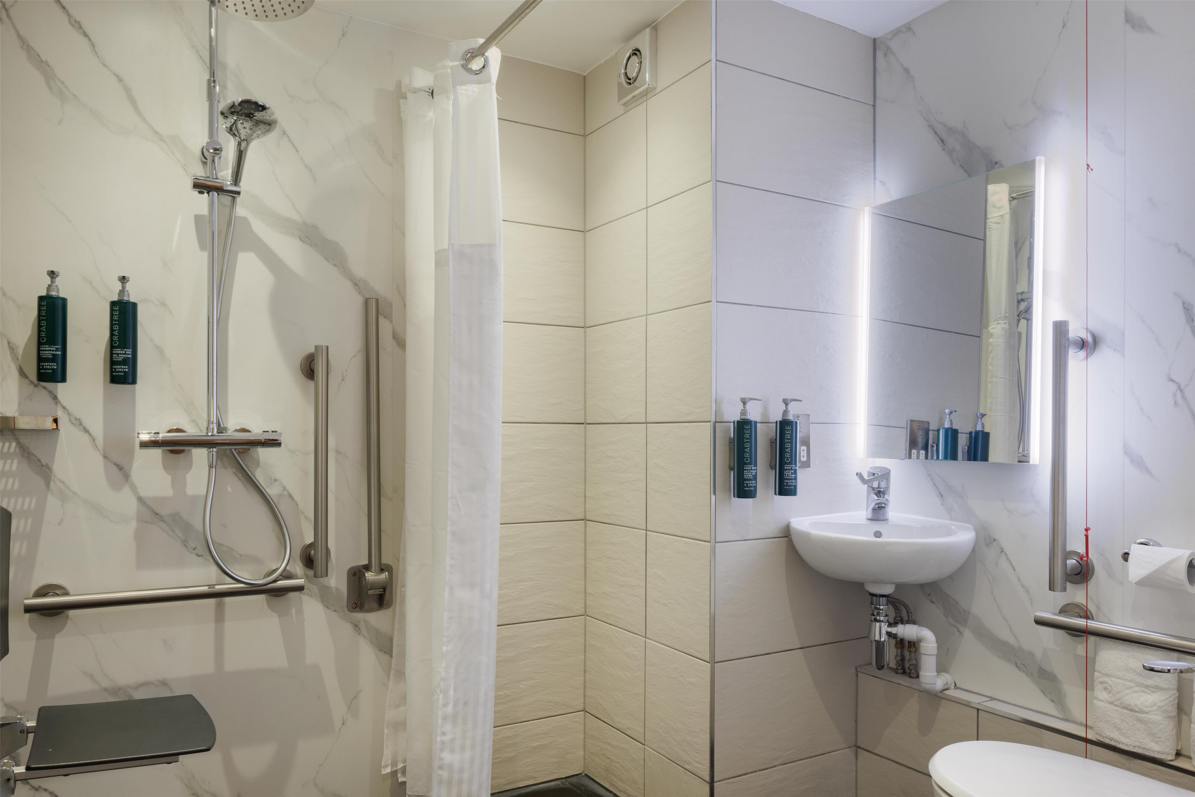 Hilton York Hotel Room Type - ACCESSIBLE DOUBLE BEDROOM