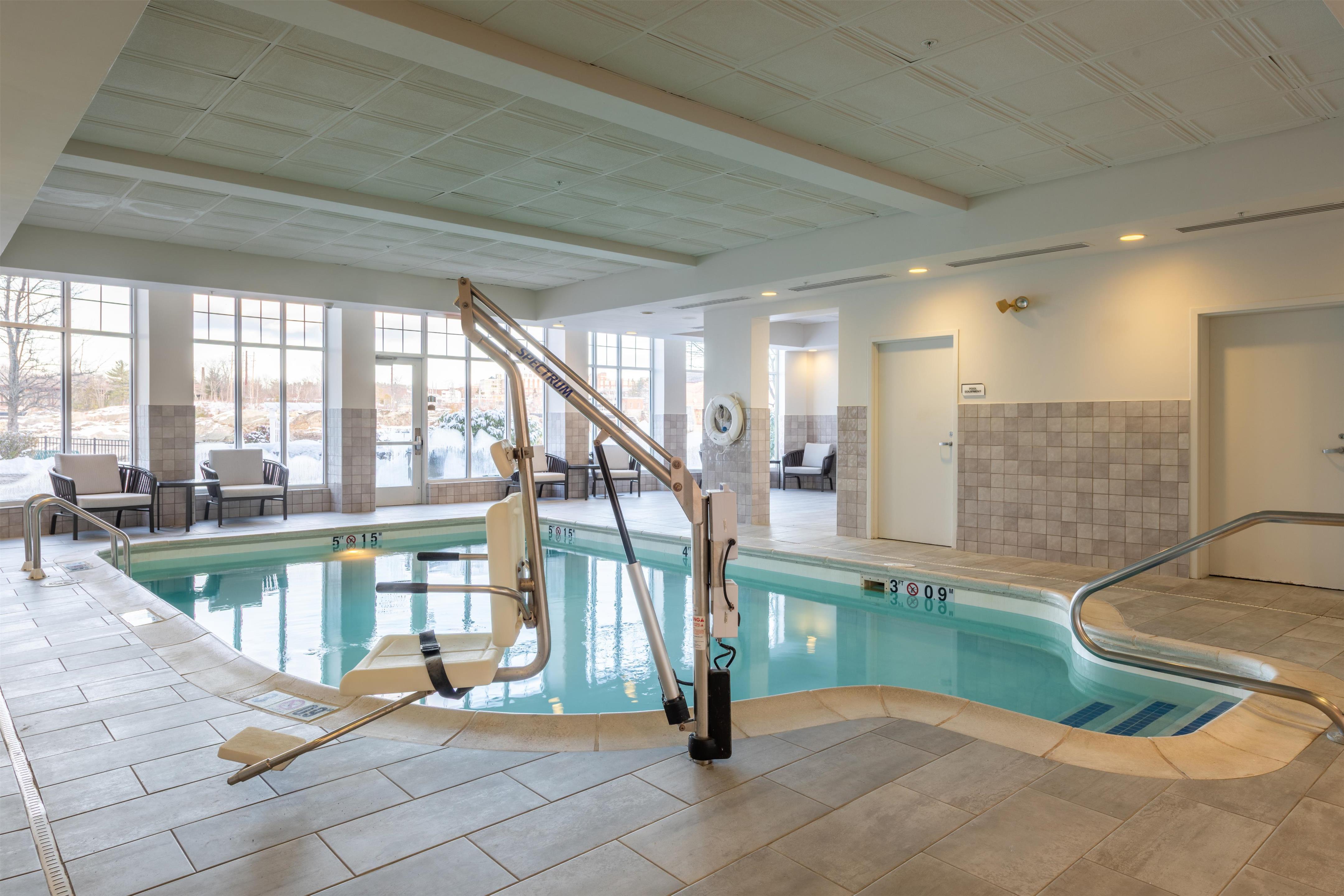 Pool | Hilton Garden Inn Auburn Riverwatch