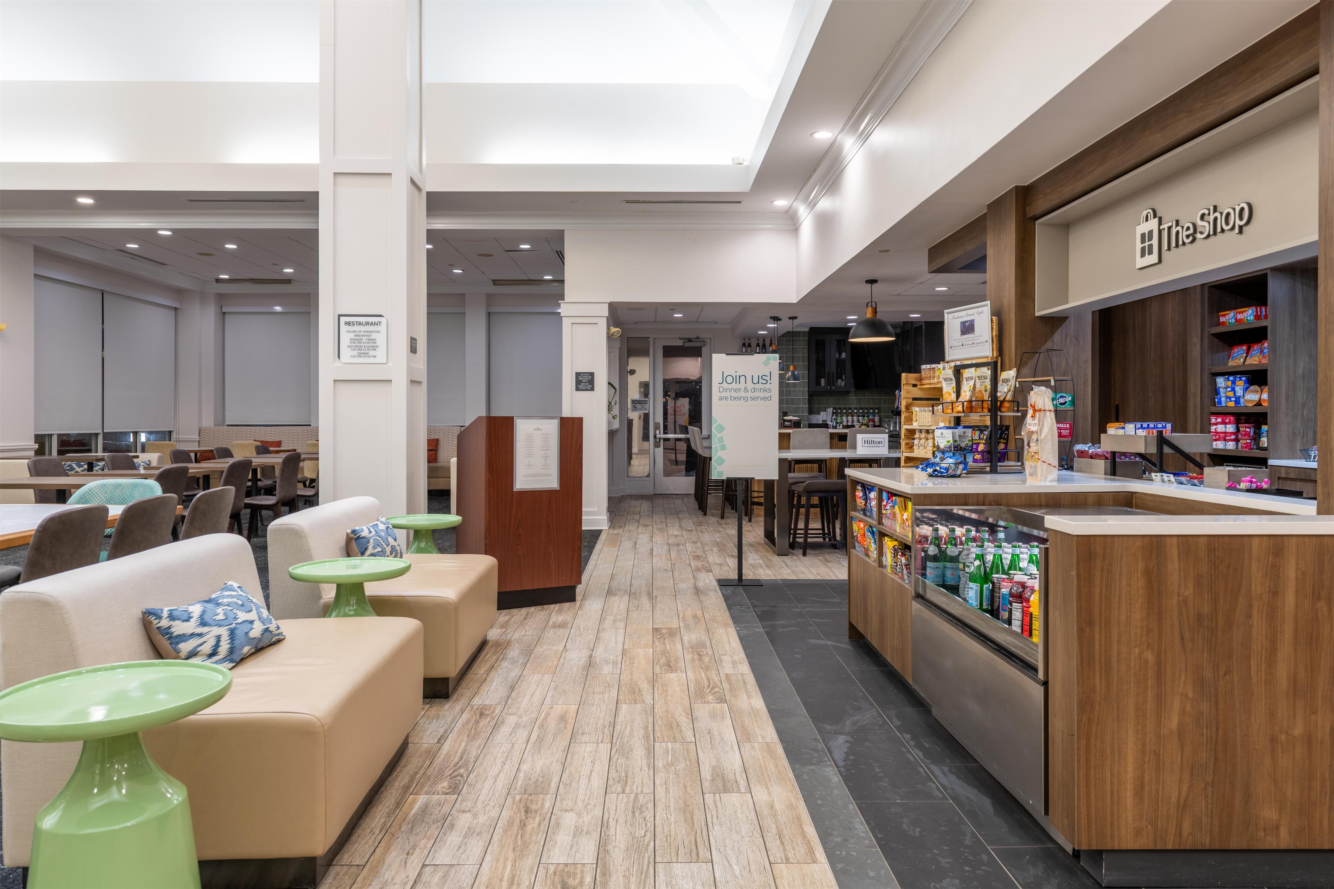 Restaurant | Hilton Garden Inn Auburn Riverwatch